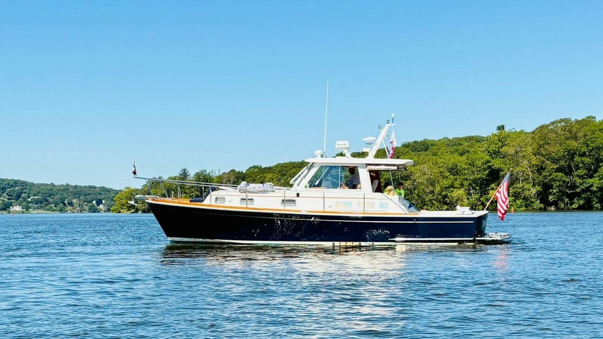 2001 Grand Banks Eastbay 38 HX "Brown Eyed Women" - photo 1