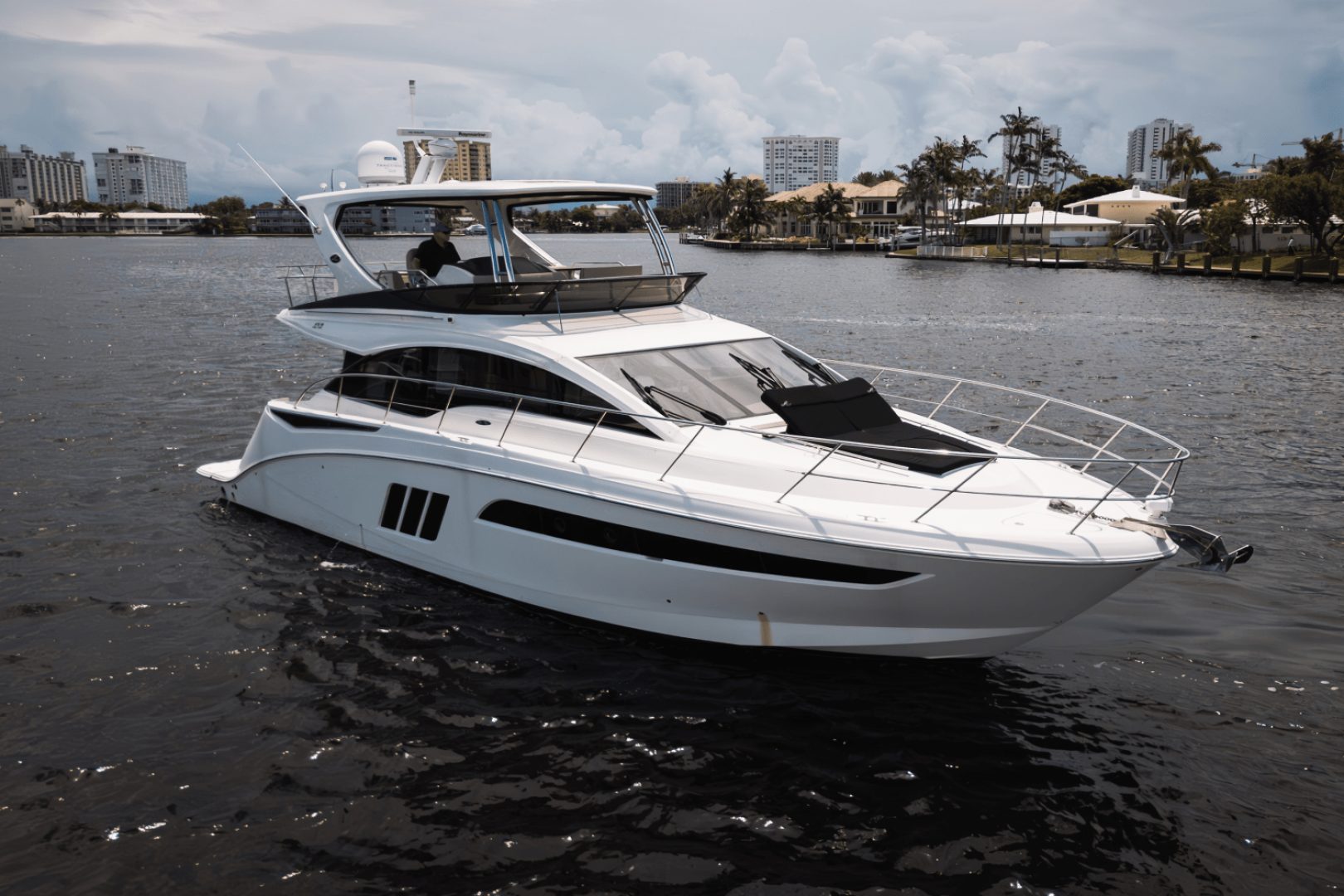 2017 Sea Ray 510 FLYBRIDGE - photo 2