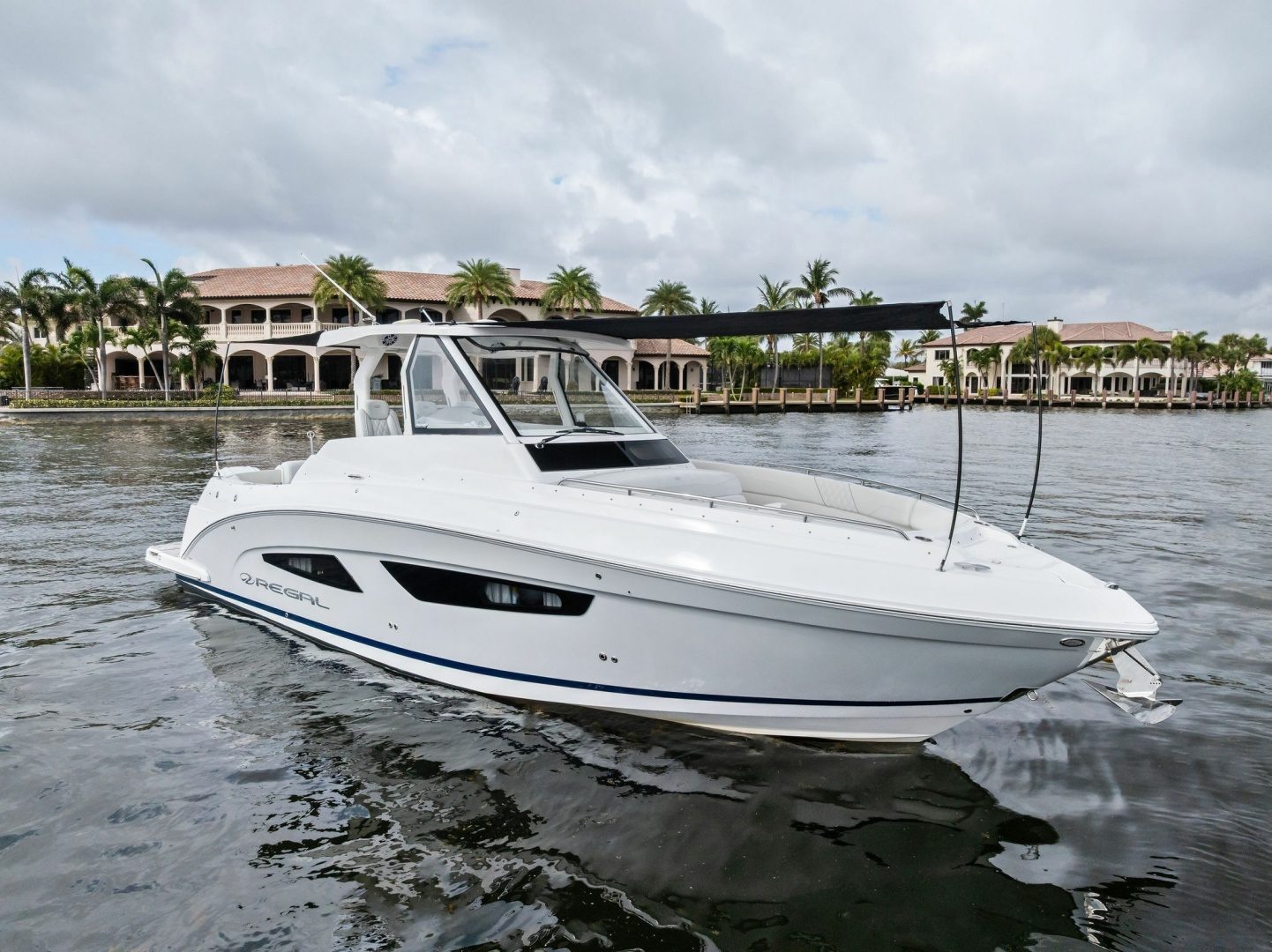 2022 Regal 33 SAV "REEL LOVE" - photo 3