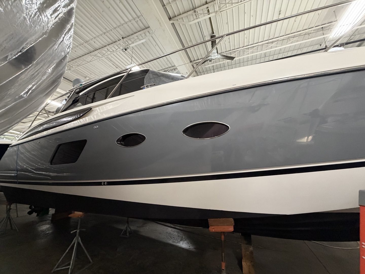 2013 Princess V39 "HOBNOBBIN" - photo 1