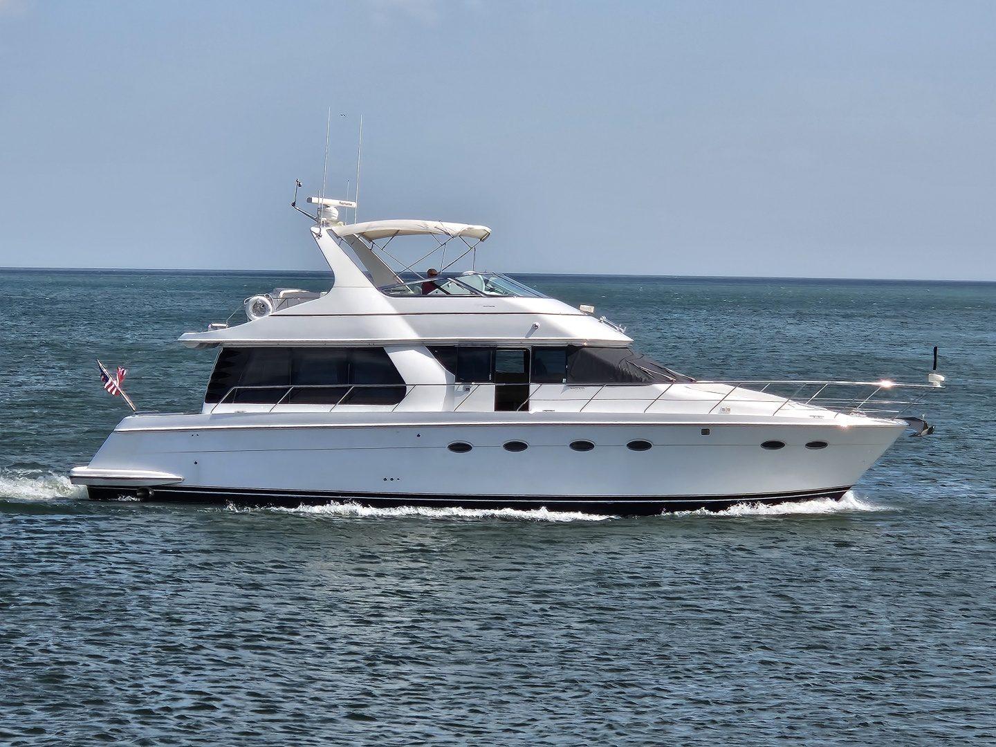1999 Carver 530 Voyager "Swan" - photo 1