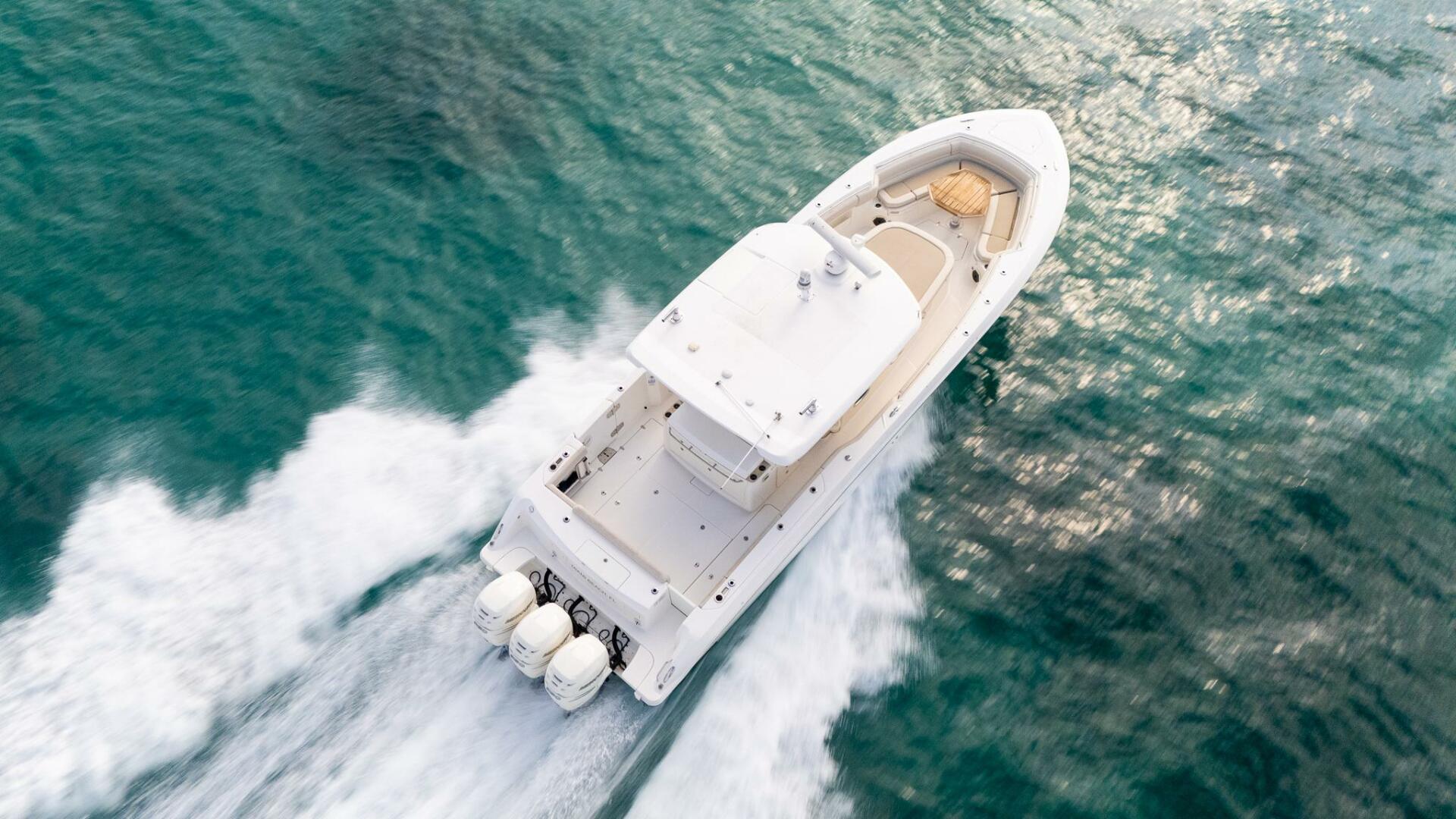 2020 Boston Whaler 380 Outrage Center Console "2nd Ammendment" - photo 2