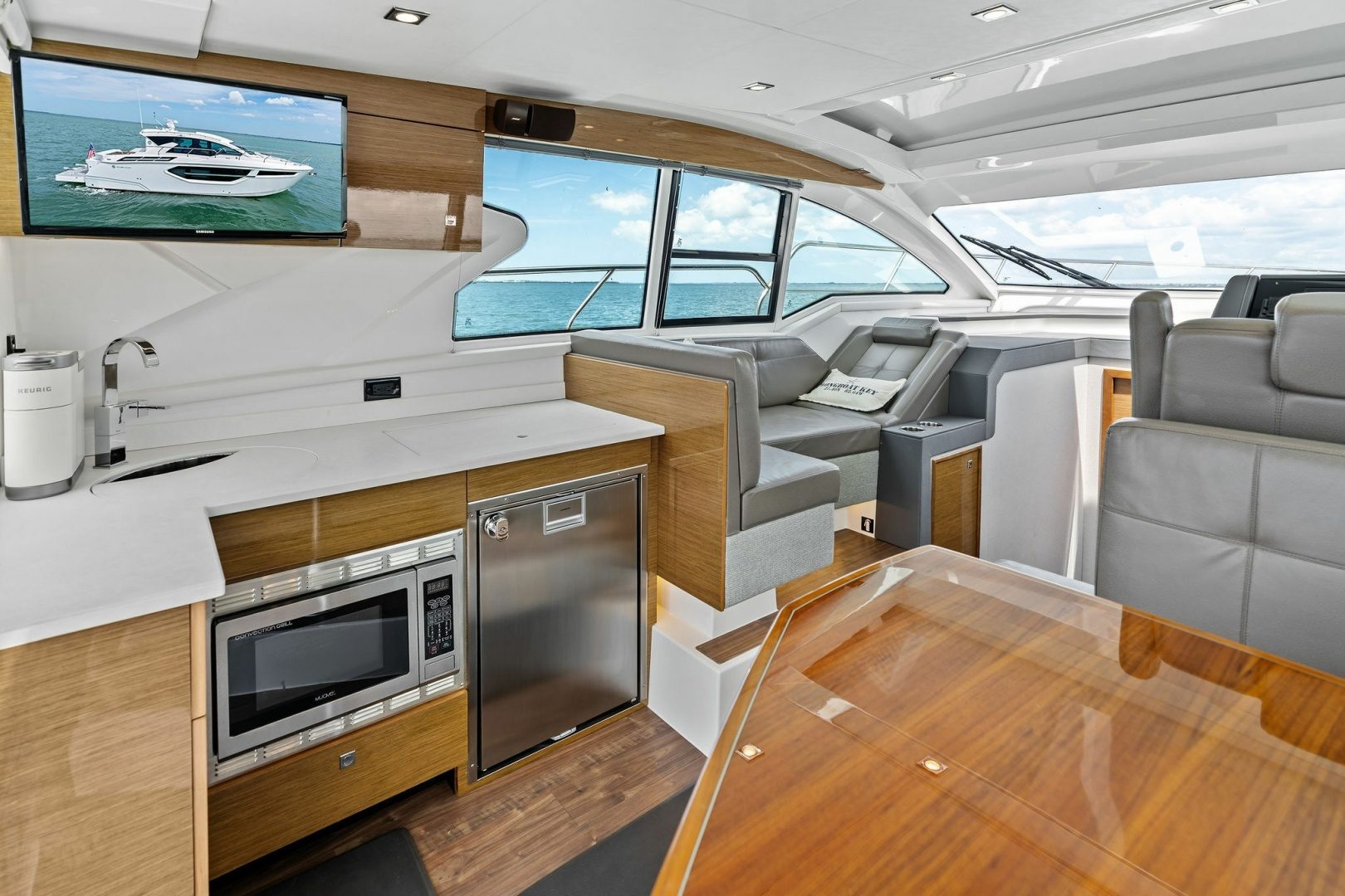 2019 Cruisers Yachts 42 Cantius "Truly Ineffable" - photo 1