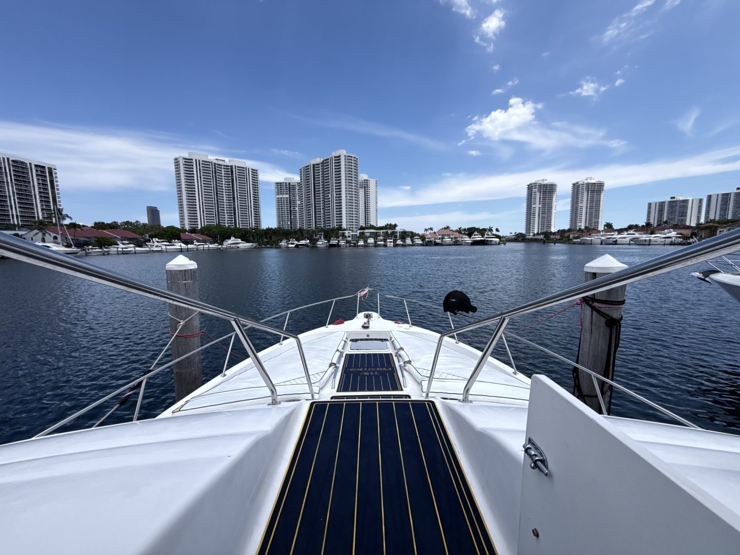 2001 Sea Ray 450 Express Bridge - photo 2