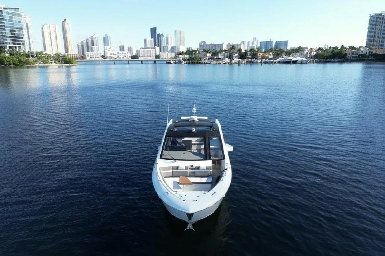 2021 Cruisers Yachts 42 GLS OB "AMIRA CHIDA" - photo 2