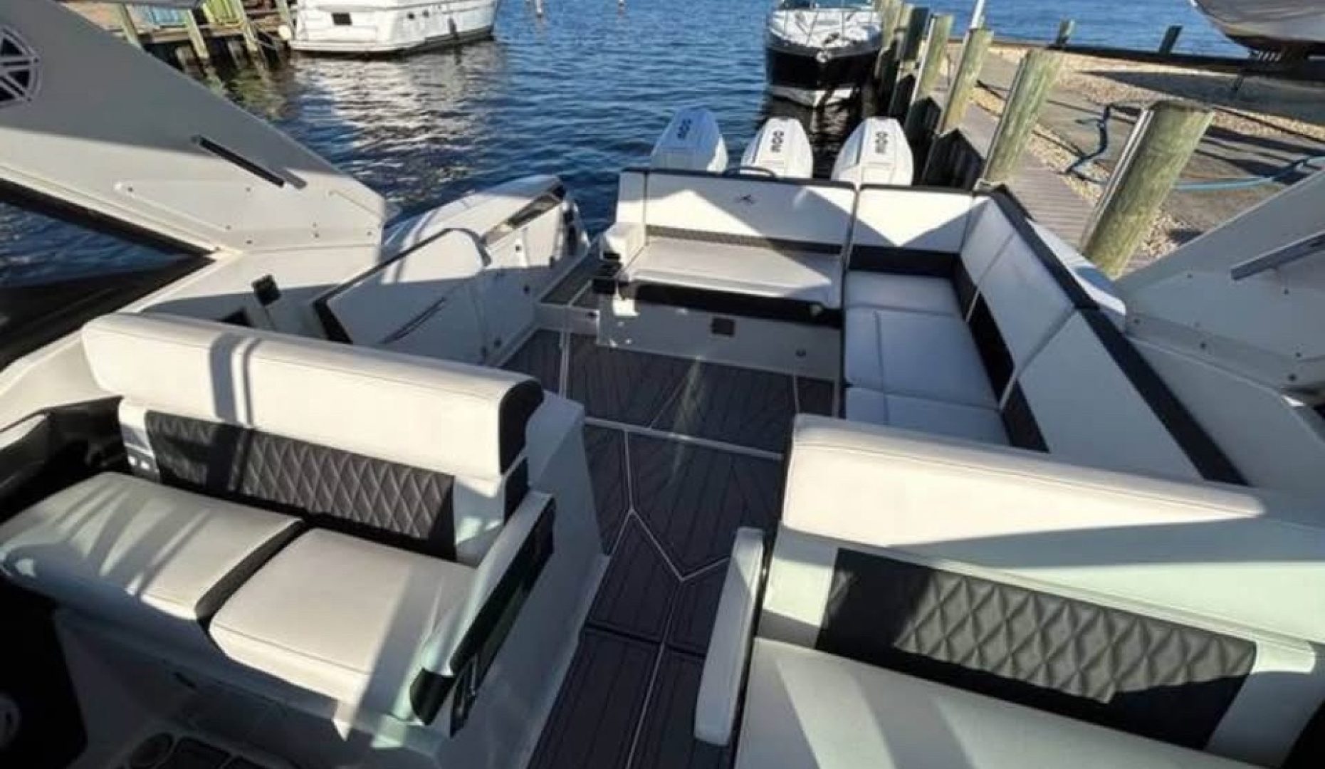 2021 Monterey 385SE Super Express - photo 3