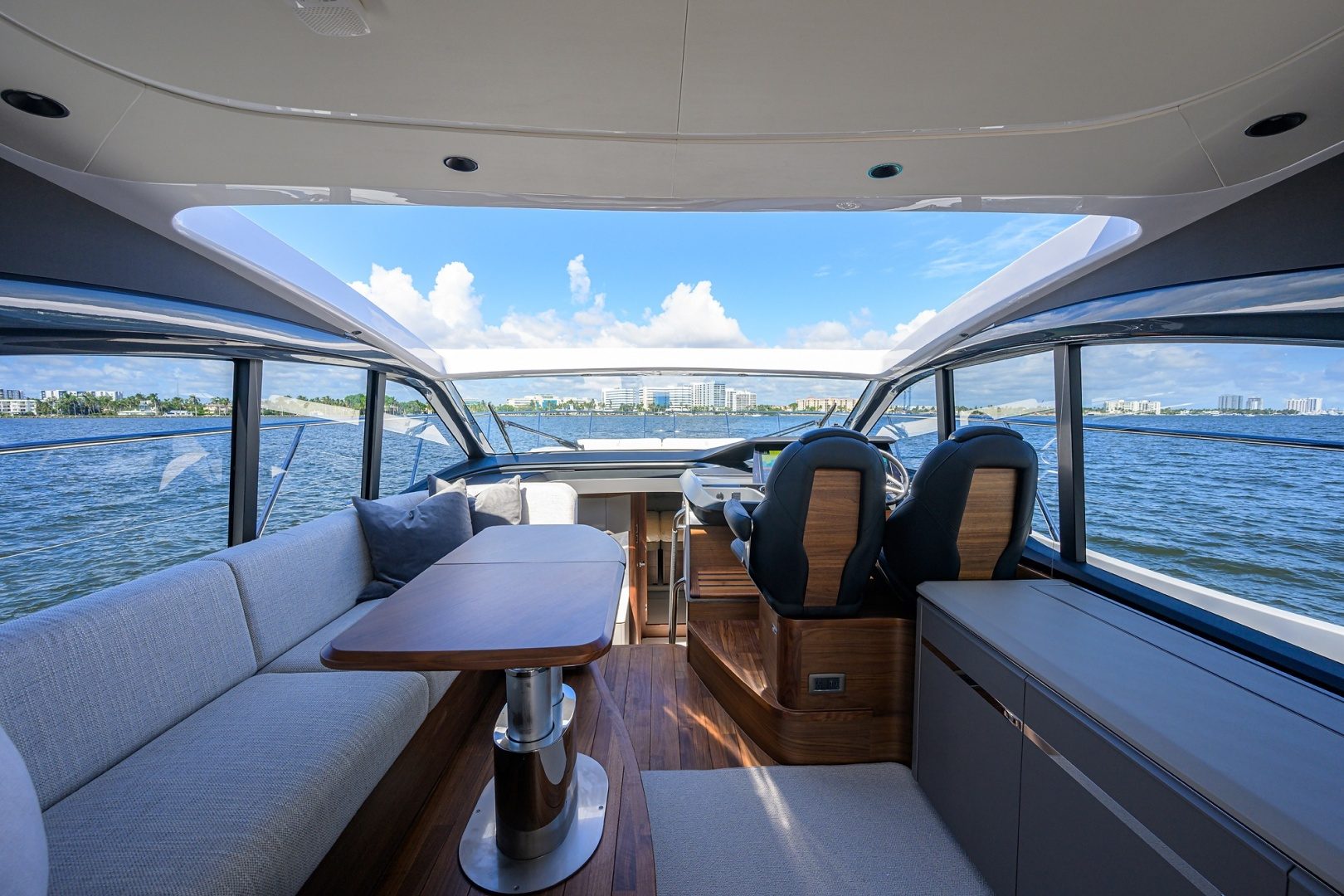 2026 Princess V50 Deck Salon "Everlong" - photo 3