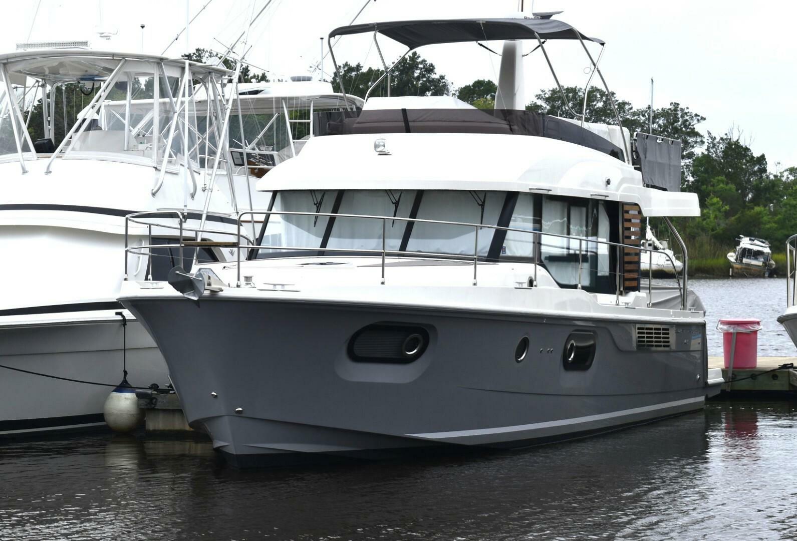 2023 Beneteau Swift Trawler 41 Fly - photo 1