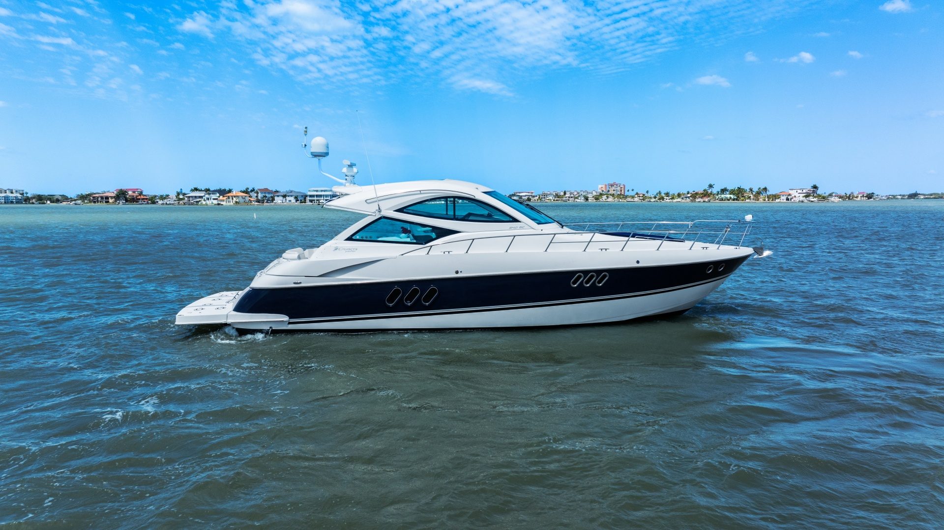 2012 Cruisers Yachts 540 Coupe "Sea Casa III" - photo 1