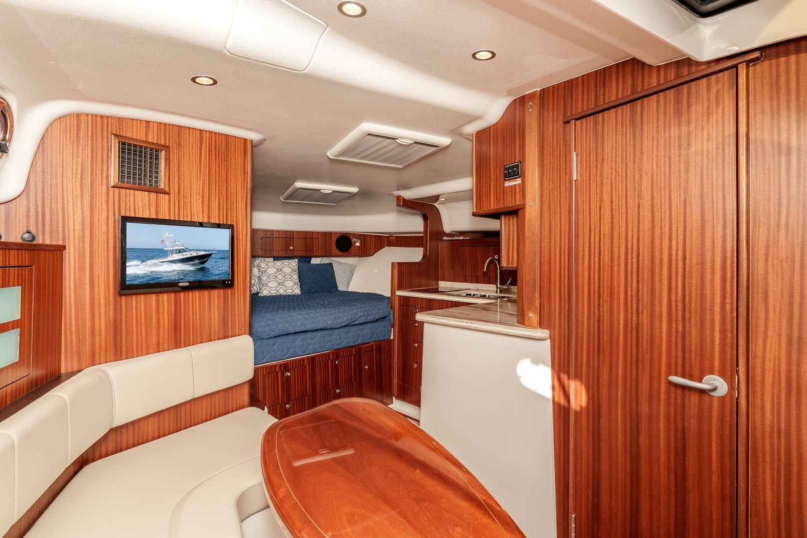 2018 Pursuit 385 Offshore "Tag Team" - photo 3