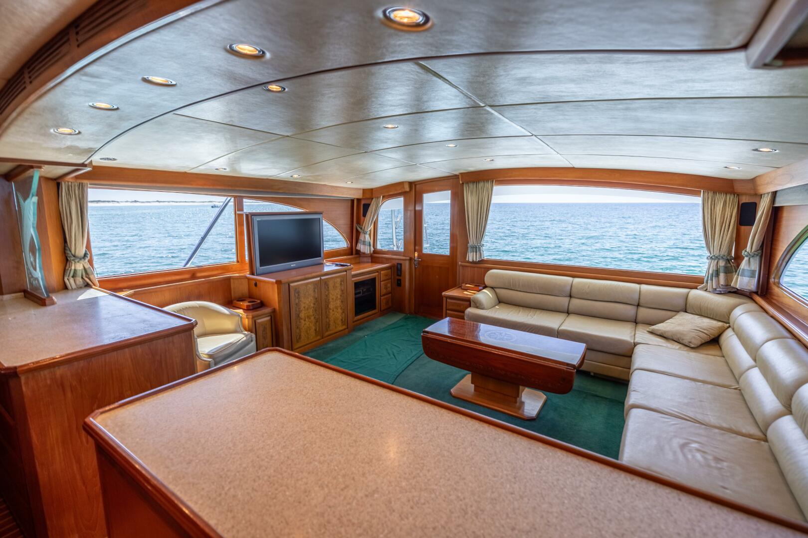 1998 Miller Marine 60 Convertible "CAT'N'AROUND" - photo 2