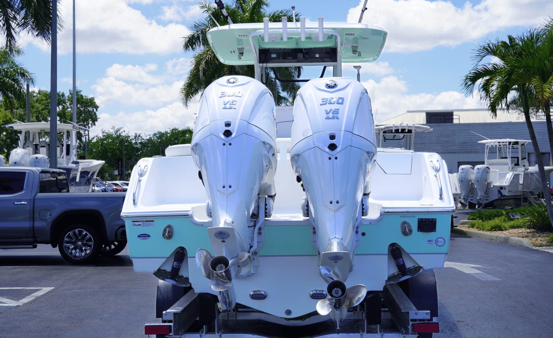 2025 Sea Hunt Ultra 305SE - photo 3