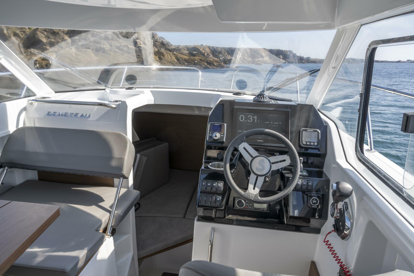 2027 Beneteau Antares 8 - photo 3