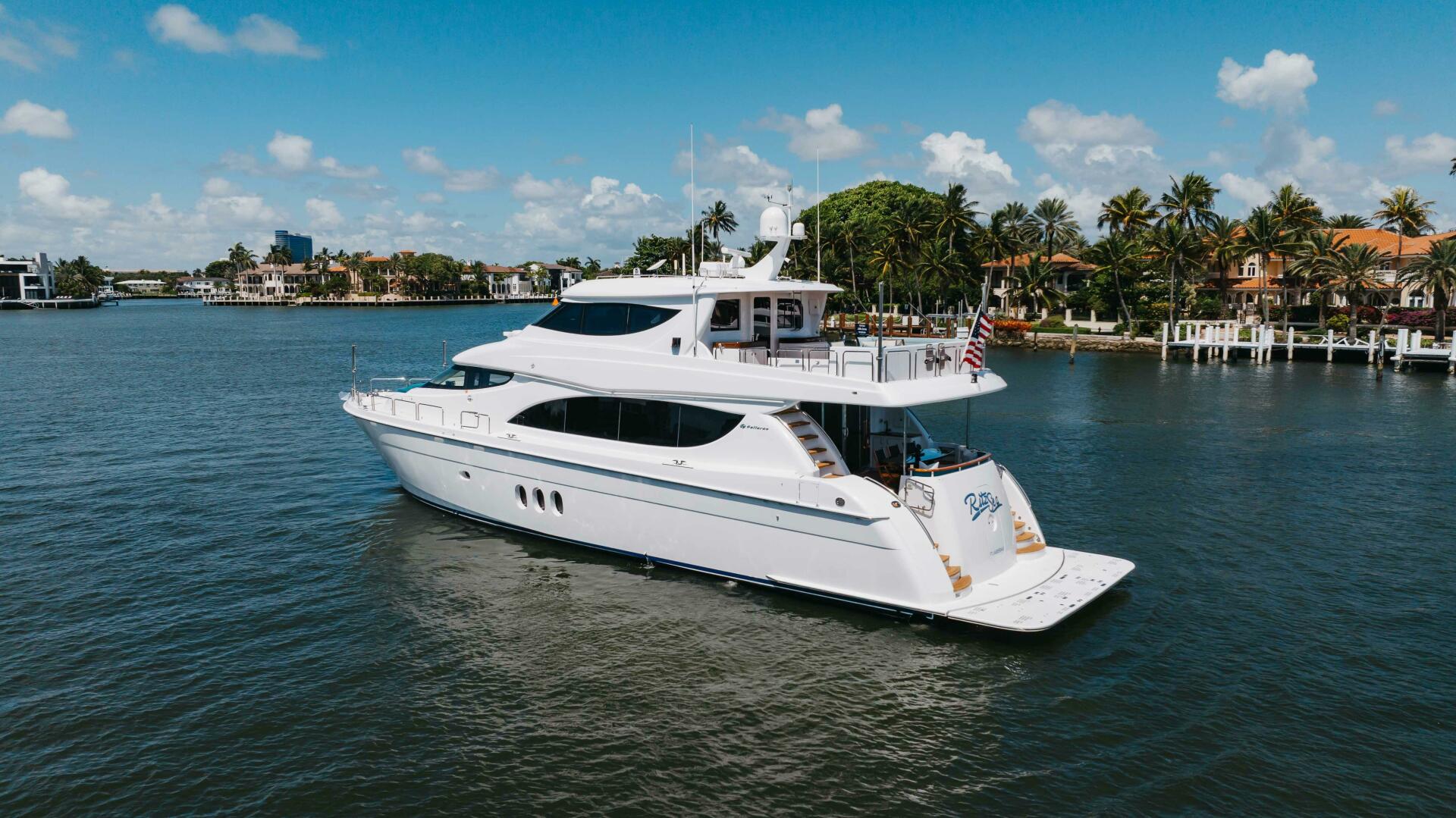 2014 Hatteras 80 - photo 2