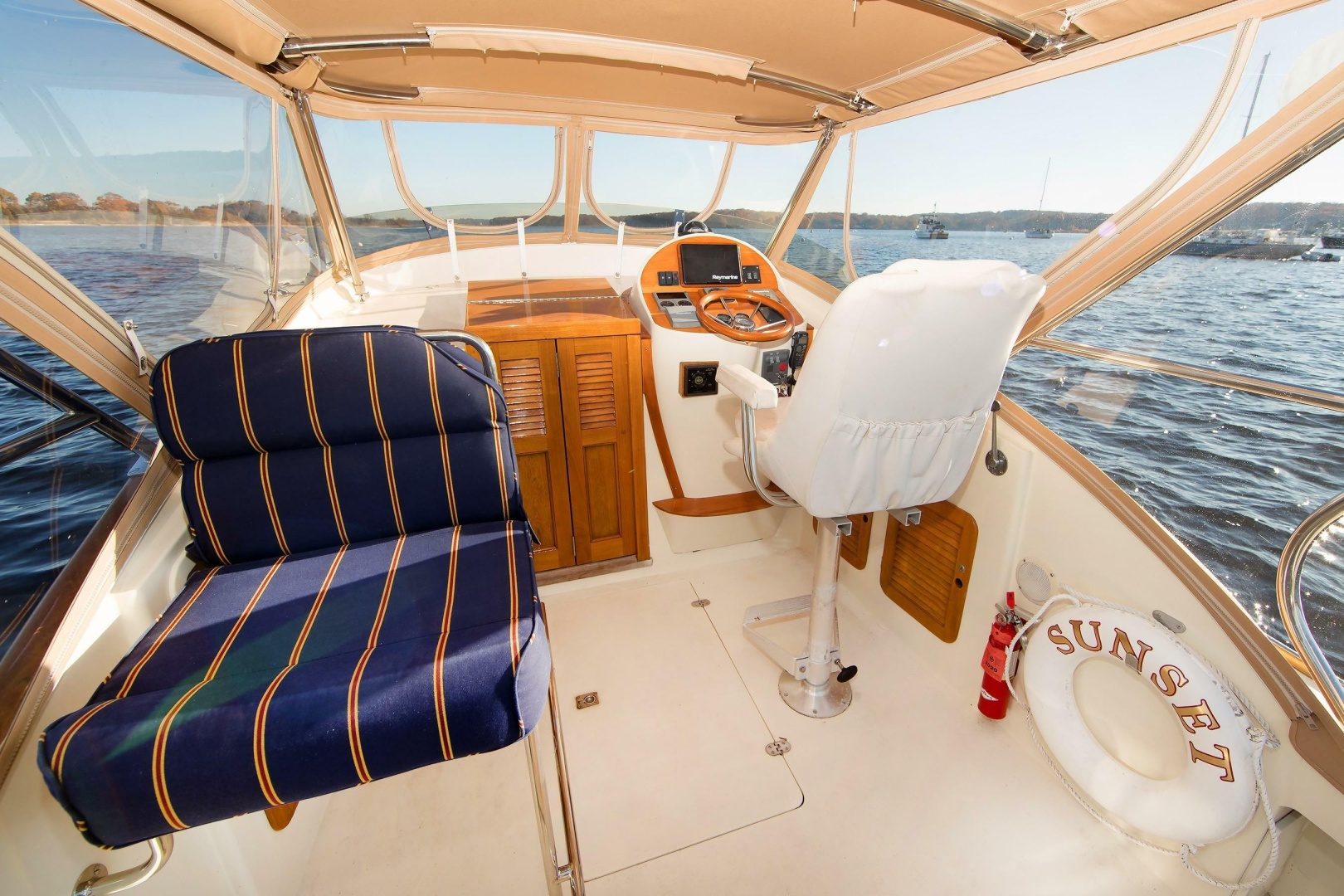 1997 Hinckley Runabout 29 "Golden Gate" - photo 3