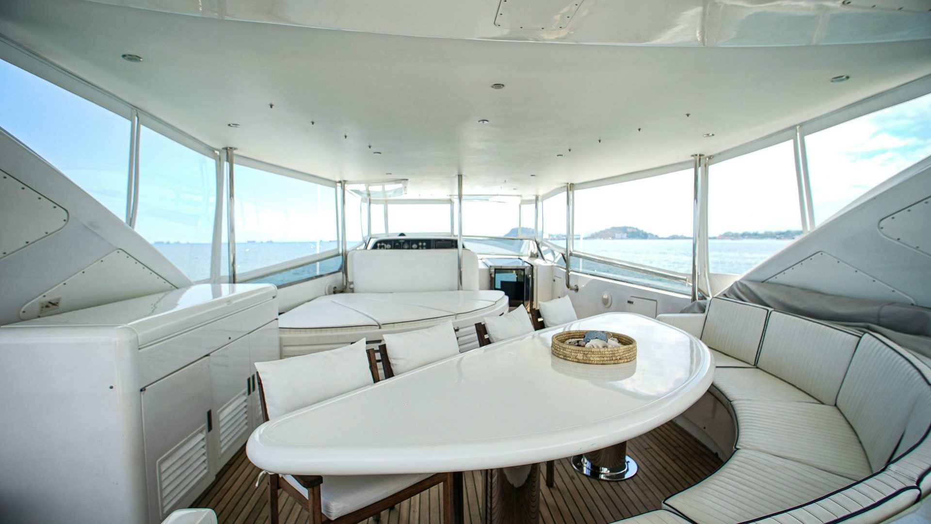 2005 Falcon Falcon 102 Flybridge "NORTHSTAR I" - photo 3