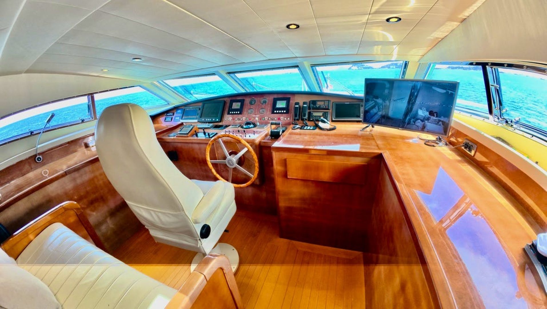2005 Falcon Falcon 102 Flybridge "NORTHSTAR I" - photo 2
