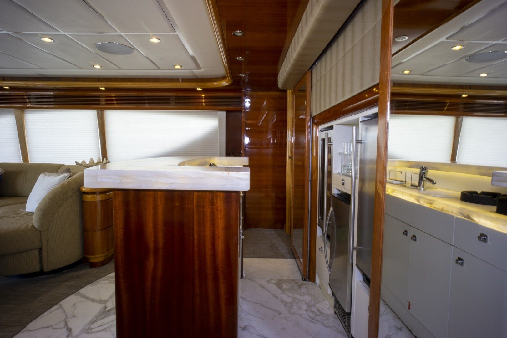2000 Ferretti Yachts Custom Line 94 - photo 3