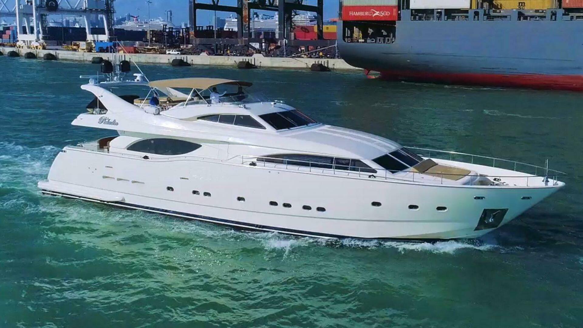 2000 Ferretti Yachts Custom Line 94 - photo 2