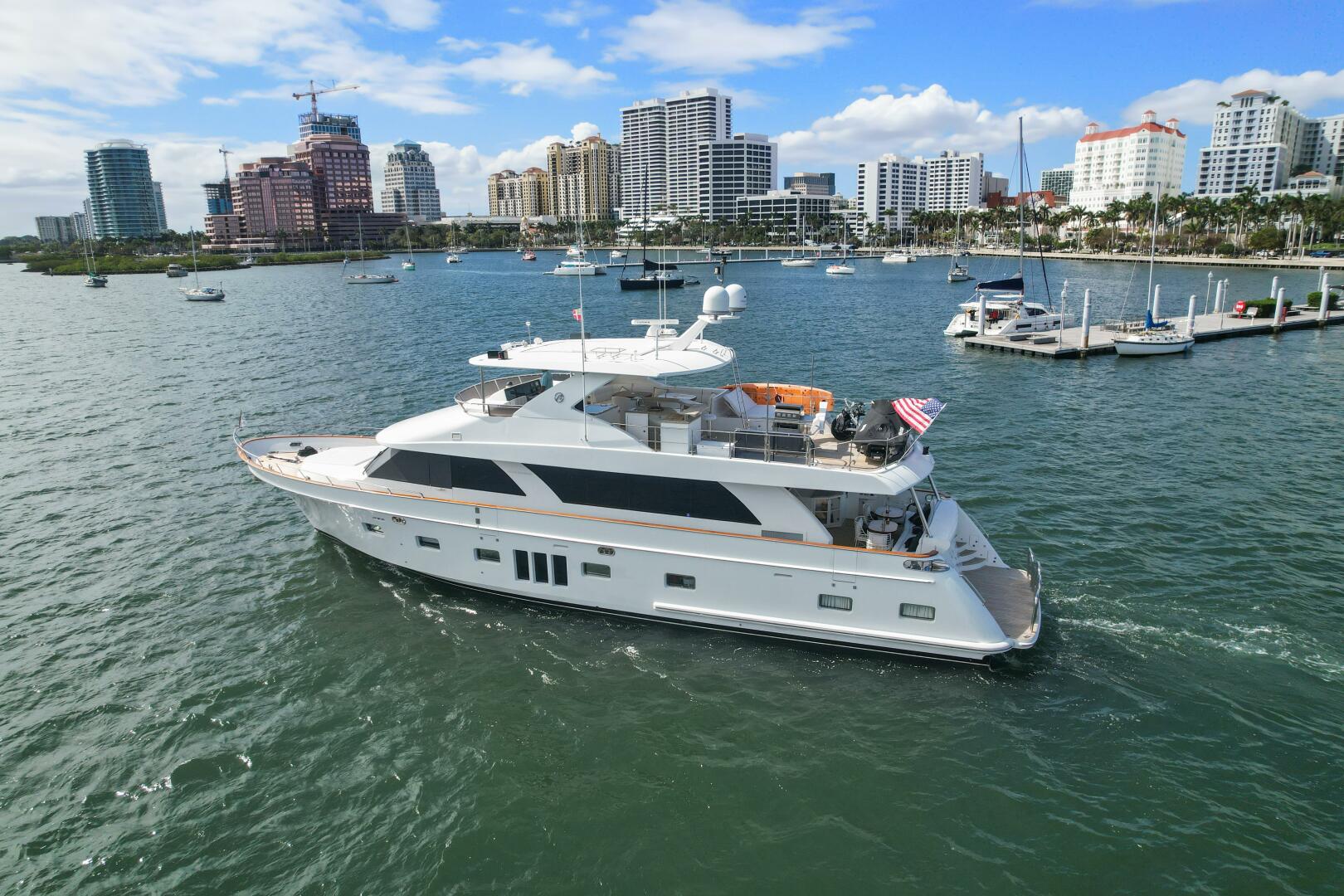 2010 Ocean Alexander 83 - photo 3
