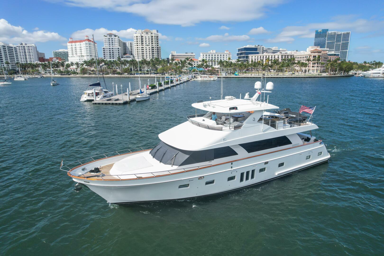 2010 Ocean Alexander 83 - photo 1