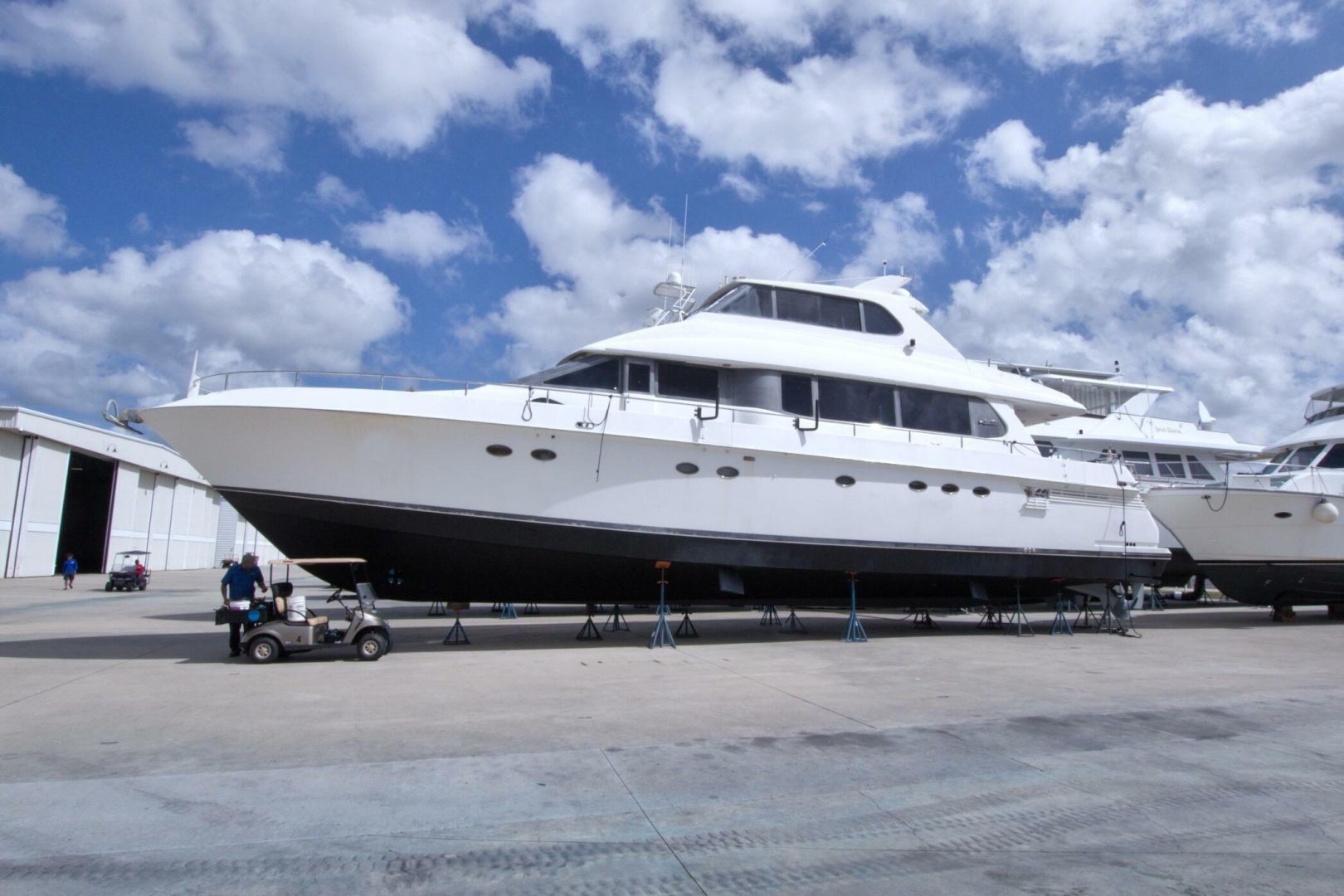 1998 Lazzara Yachts 76 Skylounge Grand Salon "Ohana" - photo 3