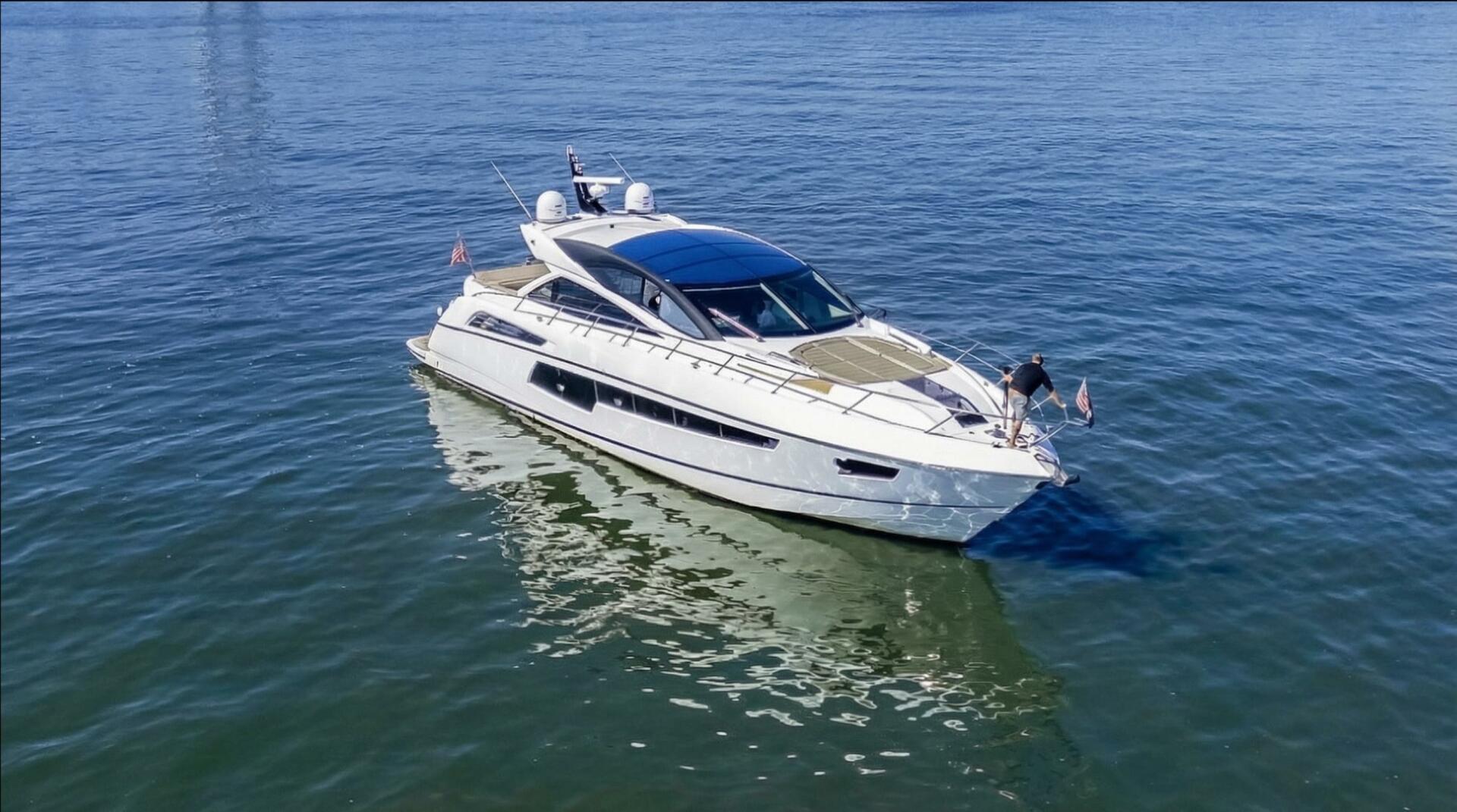 2014 Sunseeker Predator - photo 1