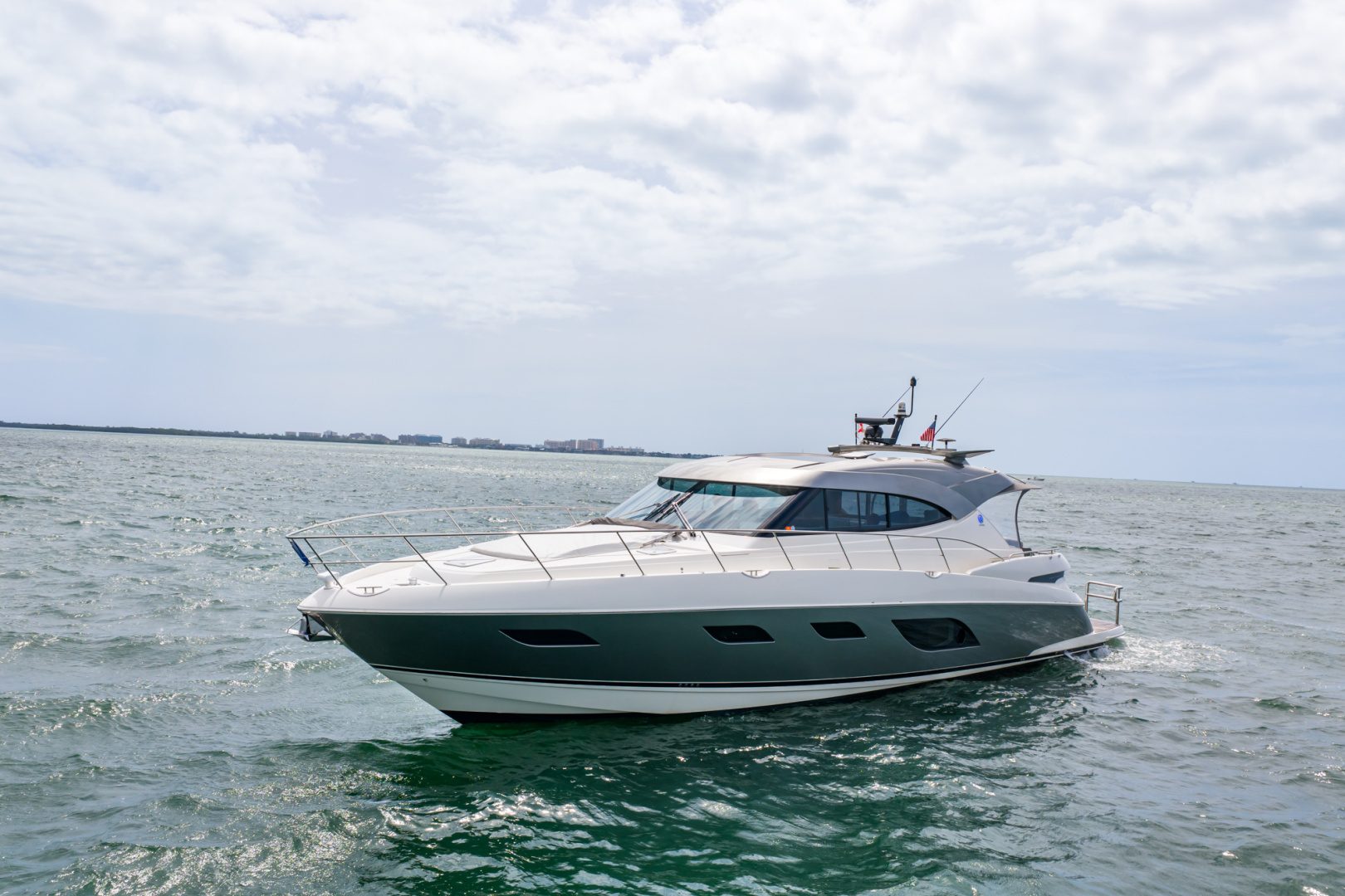2024 Riviera 6000 SPORT YACHT - photo 3