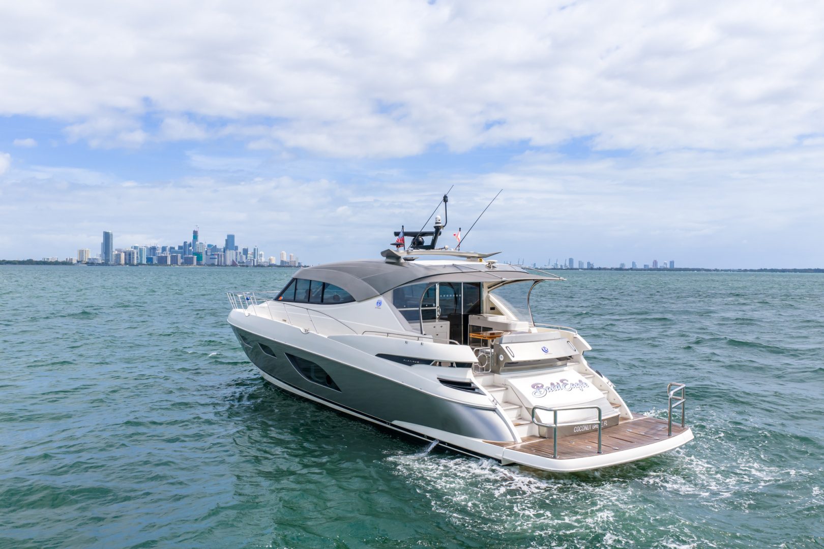 2024 Riviera 6000 SPORT YACHT - photo 1
