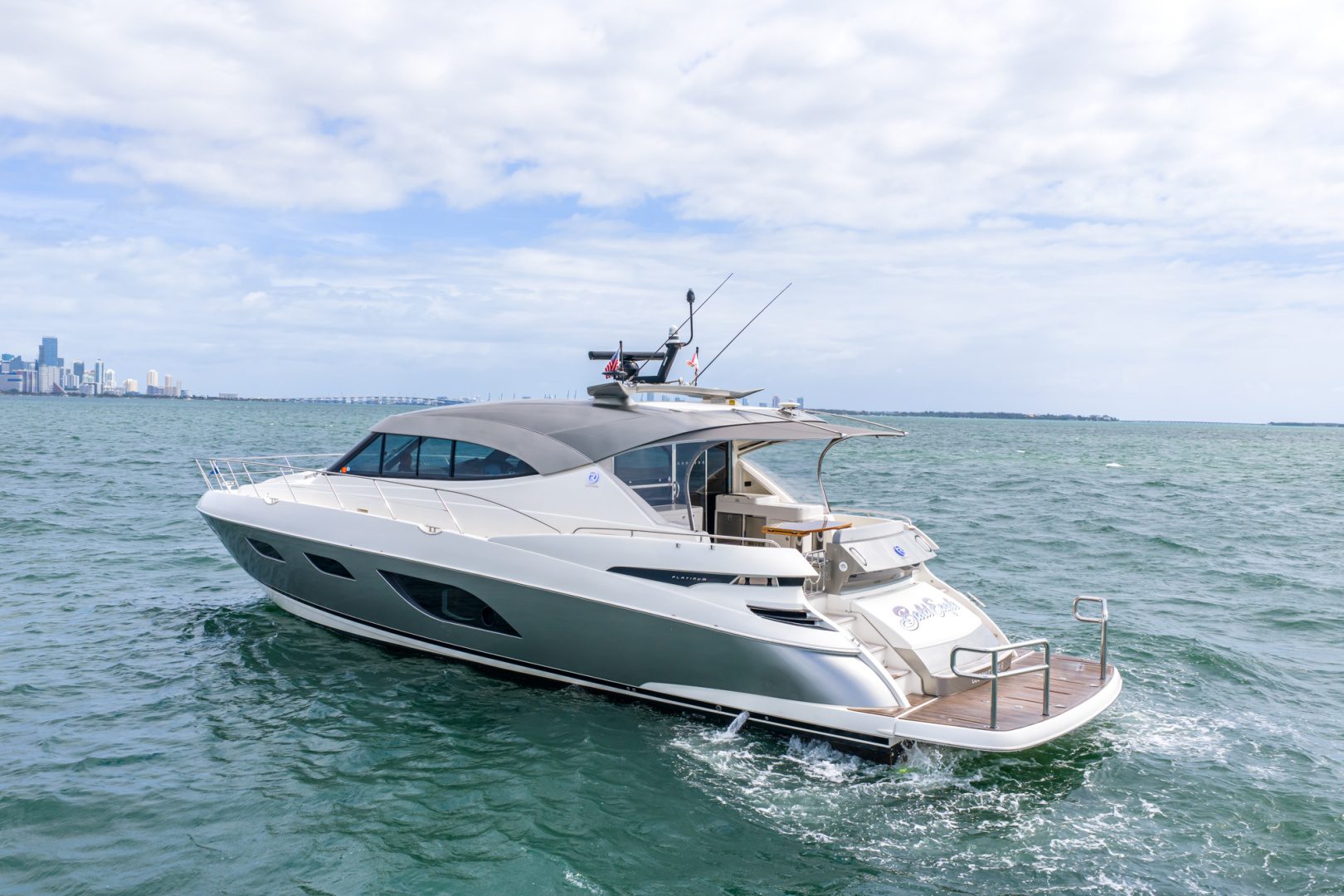 2024 Riviera 6000 SPORT YACHT - photo 2