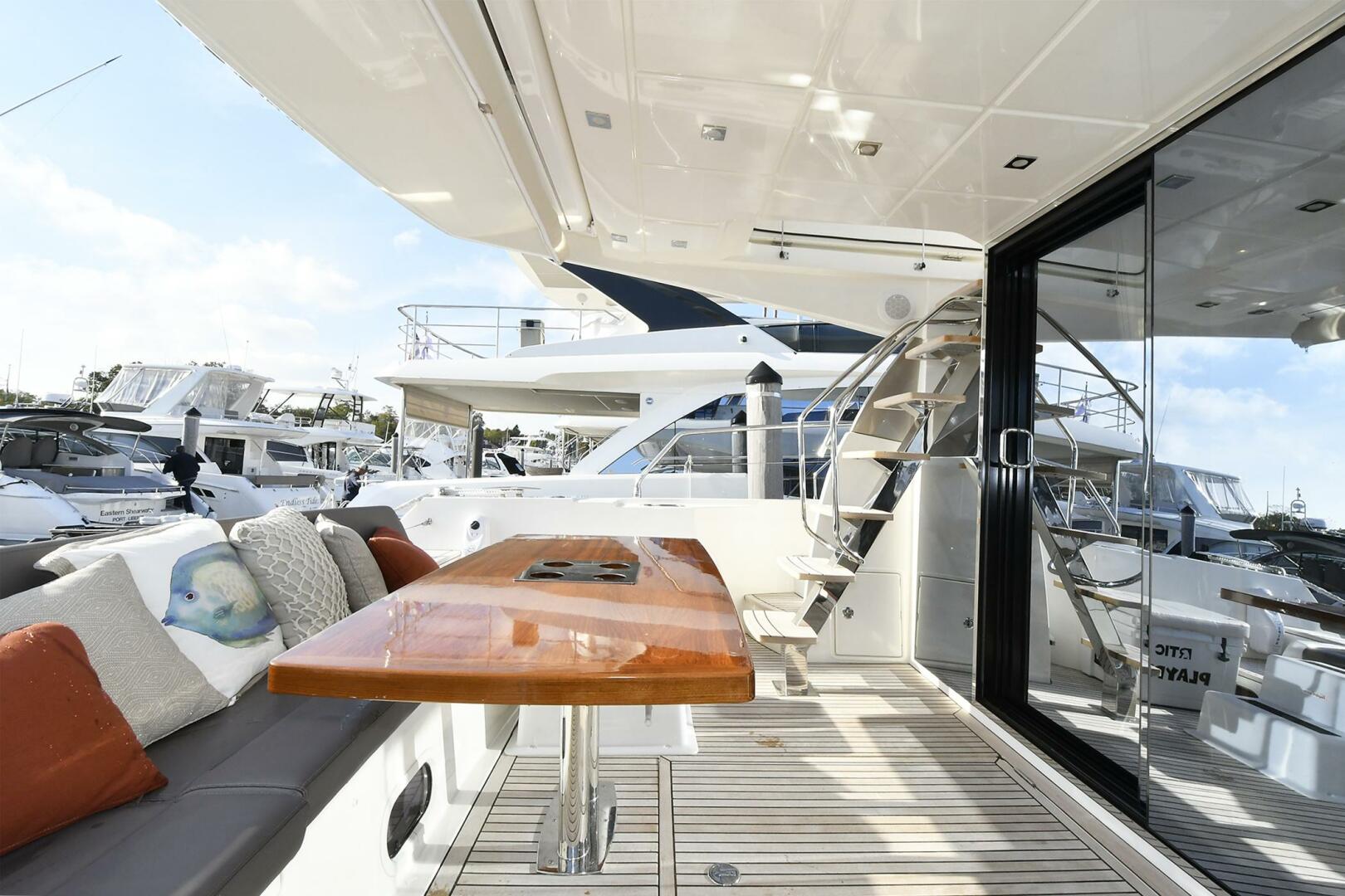 2018 Prestige 560 Fly - photo 3