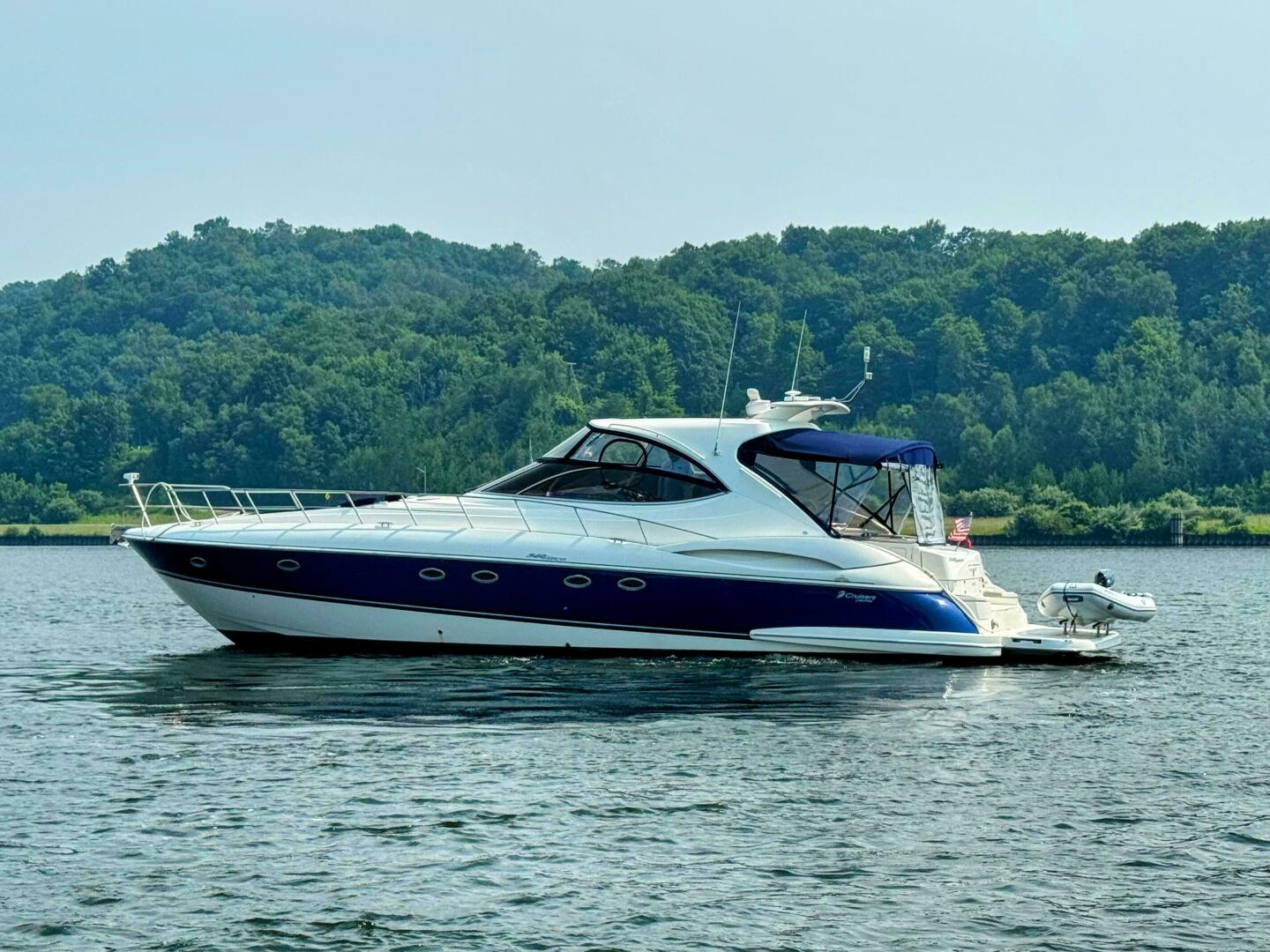 2005 Cruisers Yachts 540 Express - photo 1