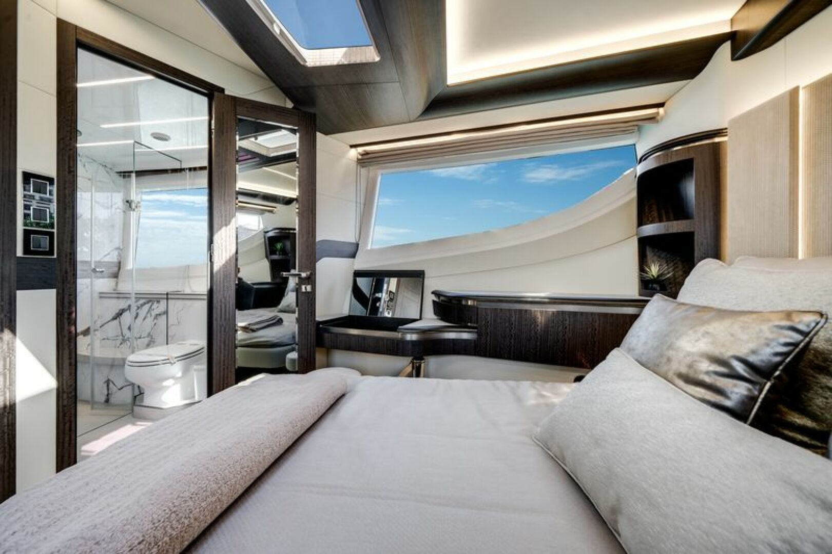2024 Galeon 560 FLY - photo 3