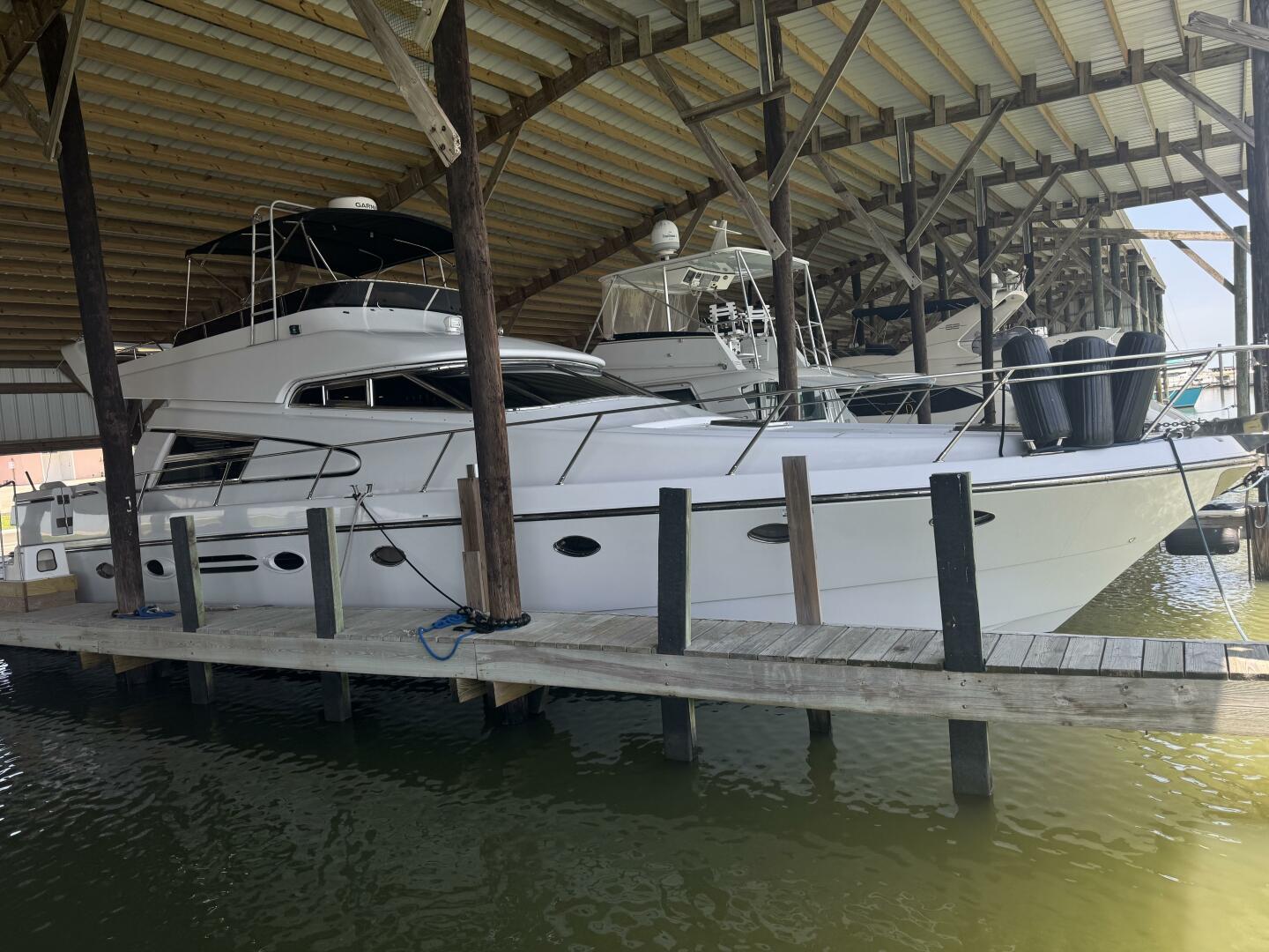 1993 Johnson 56 High Tech Motor Yacht - photo 2
