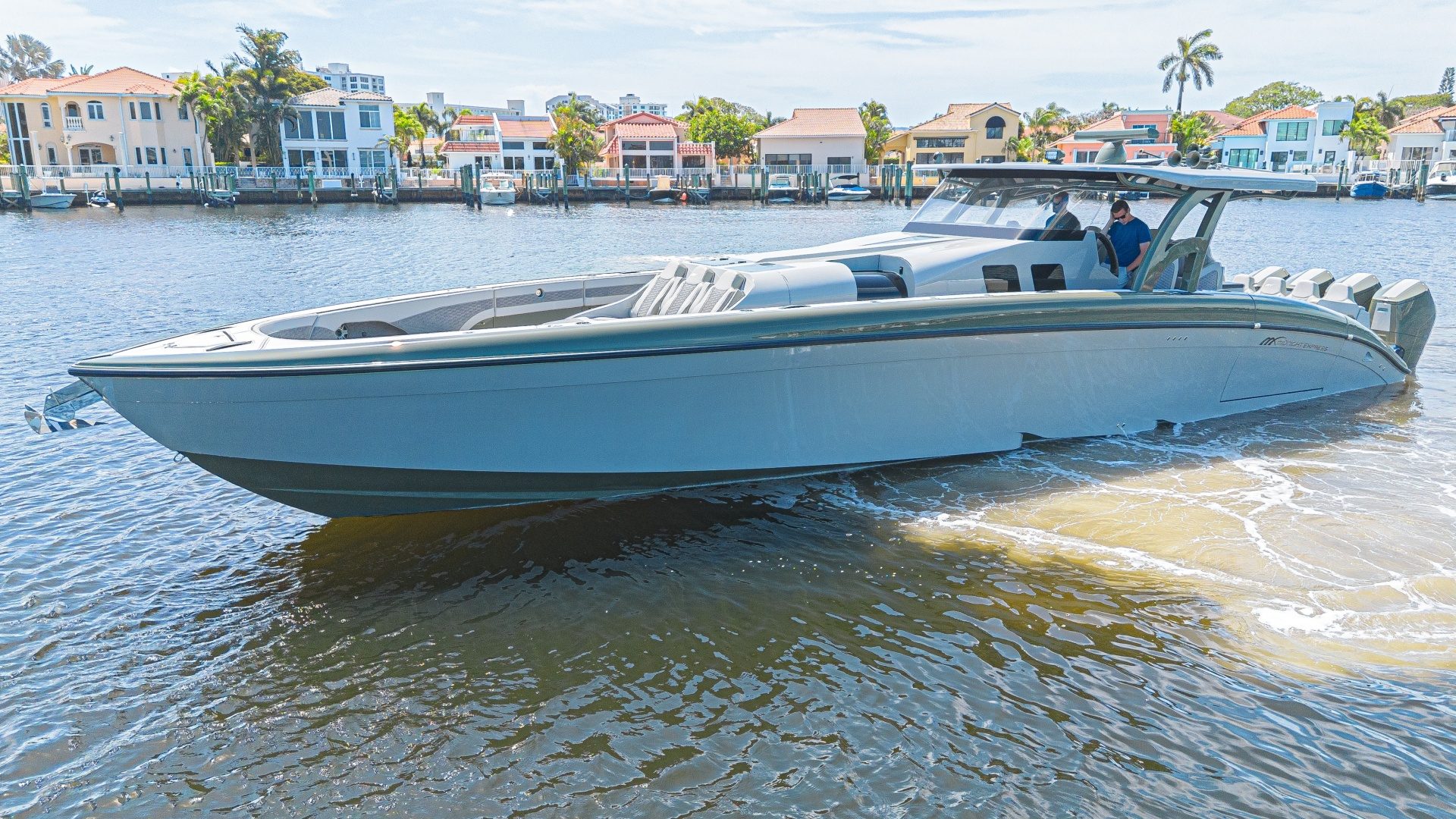 2025 Midnight Express 52 Vitesse - photo 3