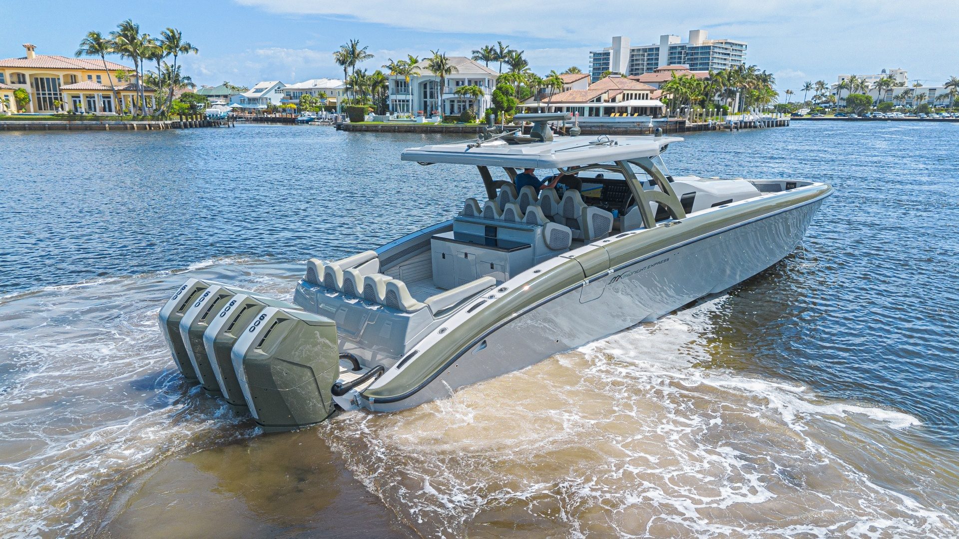 2025 Midnight Express 52 Vitesse - photo 1