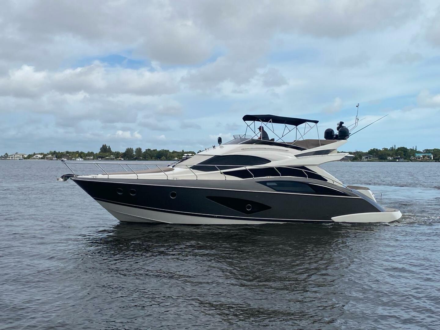 2017 Marquis 500 Sport Yacht - photo 2