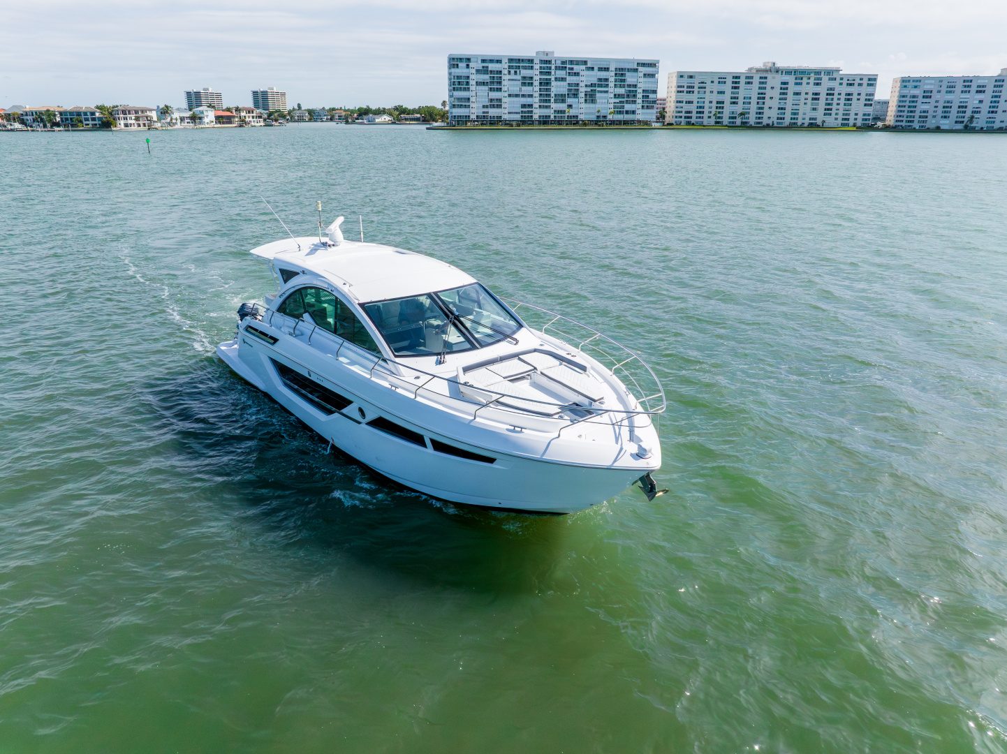 2018 Cruisers Yachts 50 CANTIUS - photo 3