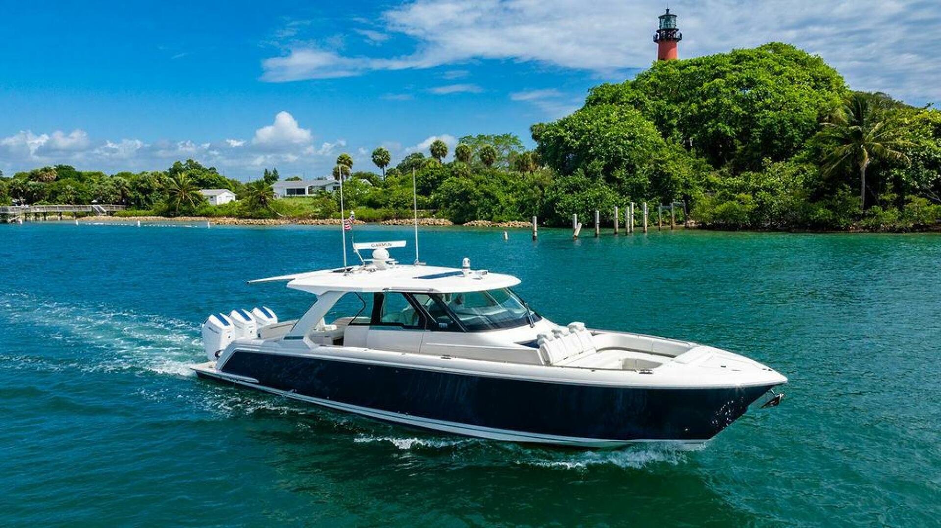 2025 Tiara Yachts 48 LS - photo 1