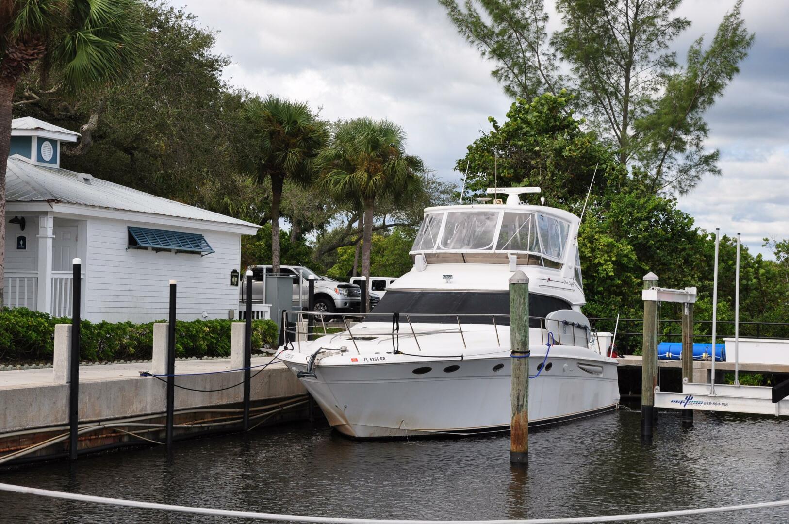 1998 Sea Ray 480 Sedan Bridge - photo 3