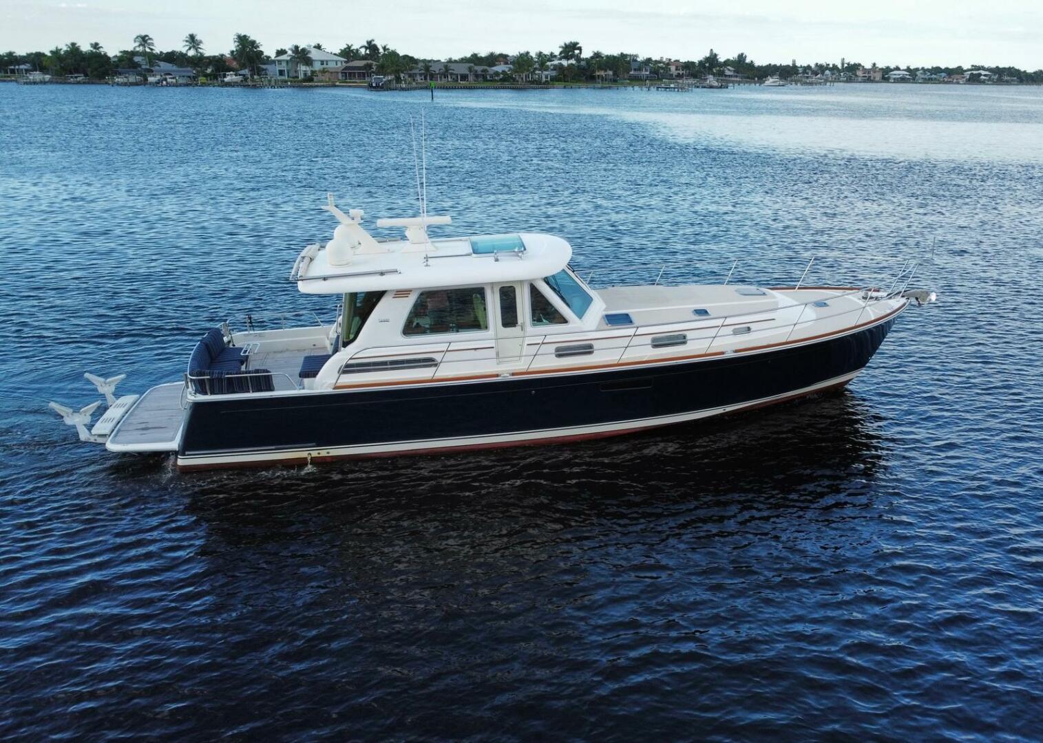 2013 Sabre 48 Salon Express - photo 1