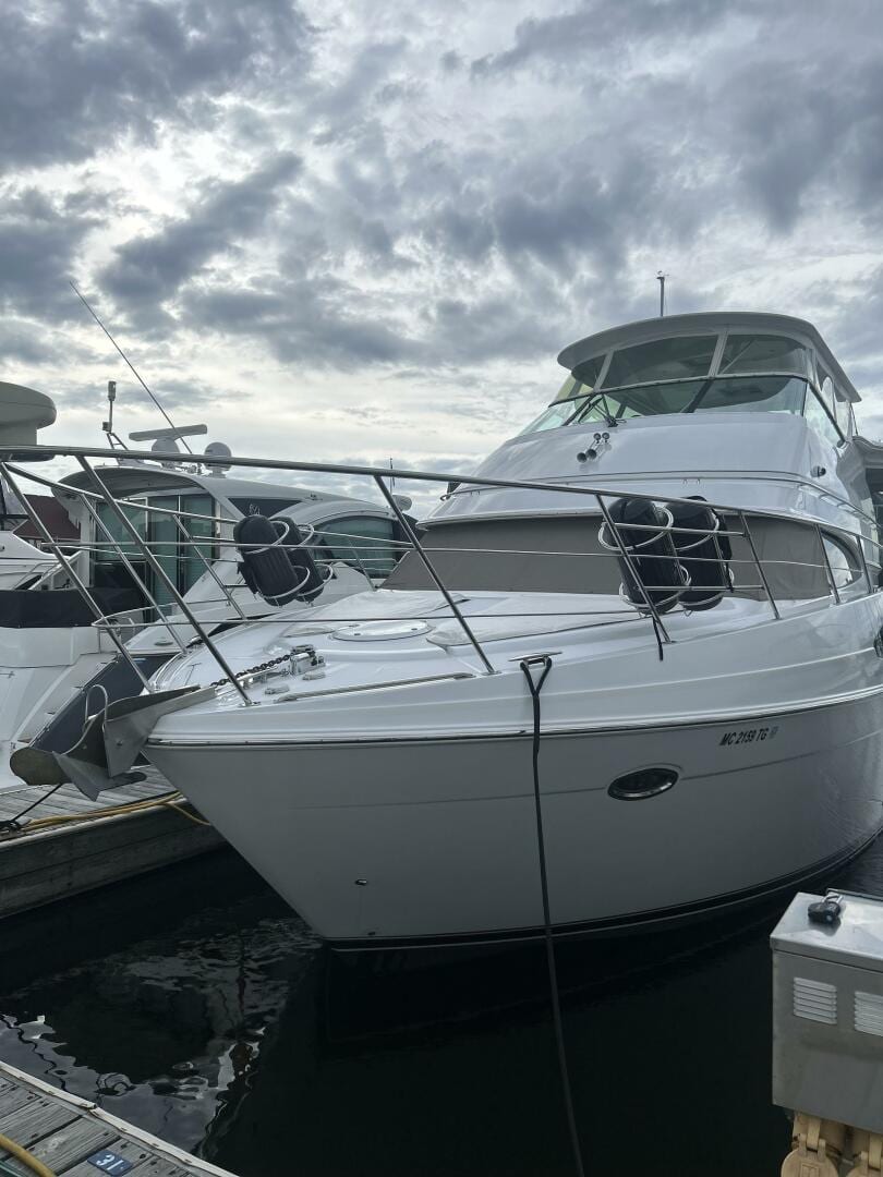 2003 Carver 466 Motor Yacht - photo 2