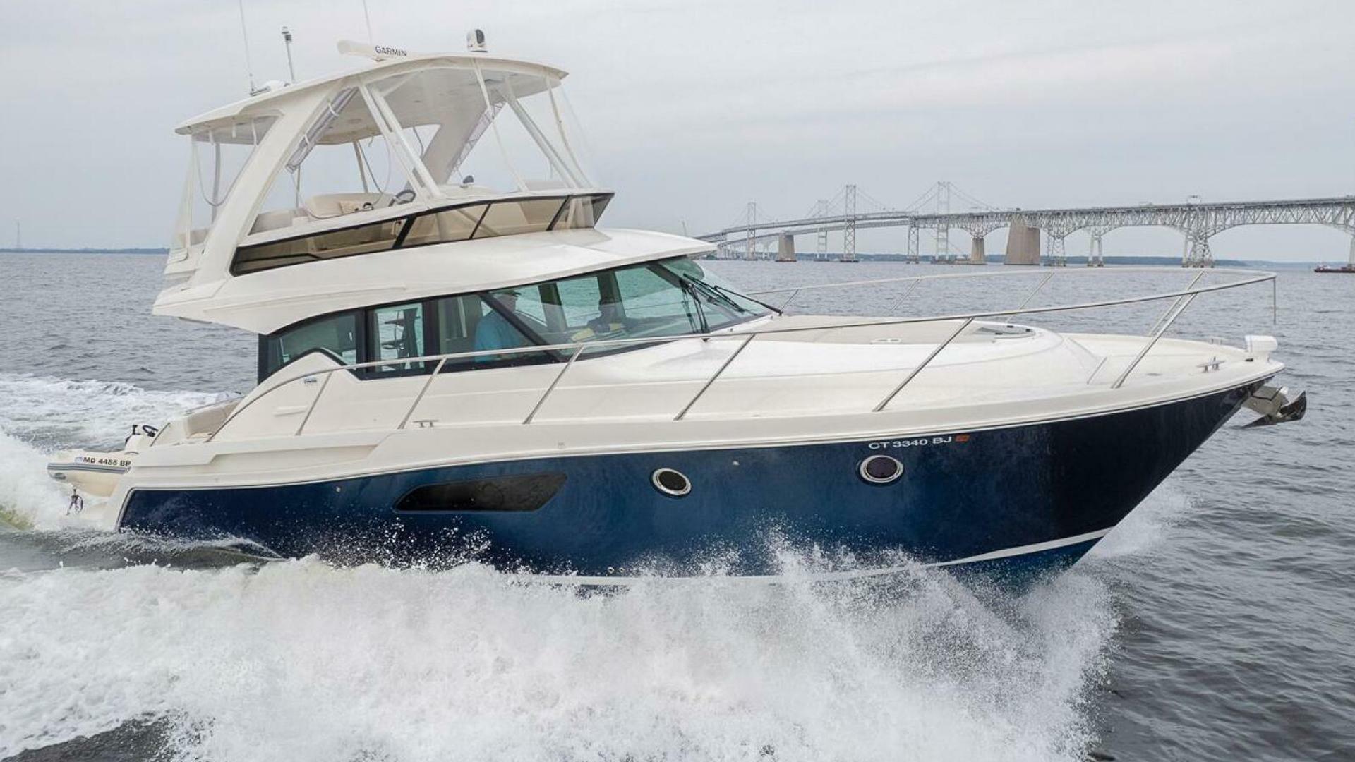 2021 Tiara Yachts 4400 Flybridge - photo 1