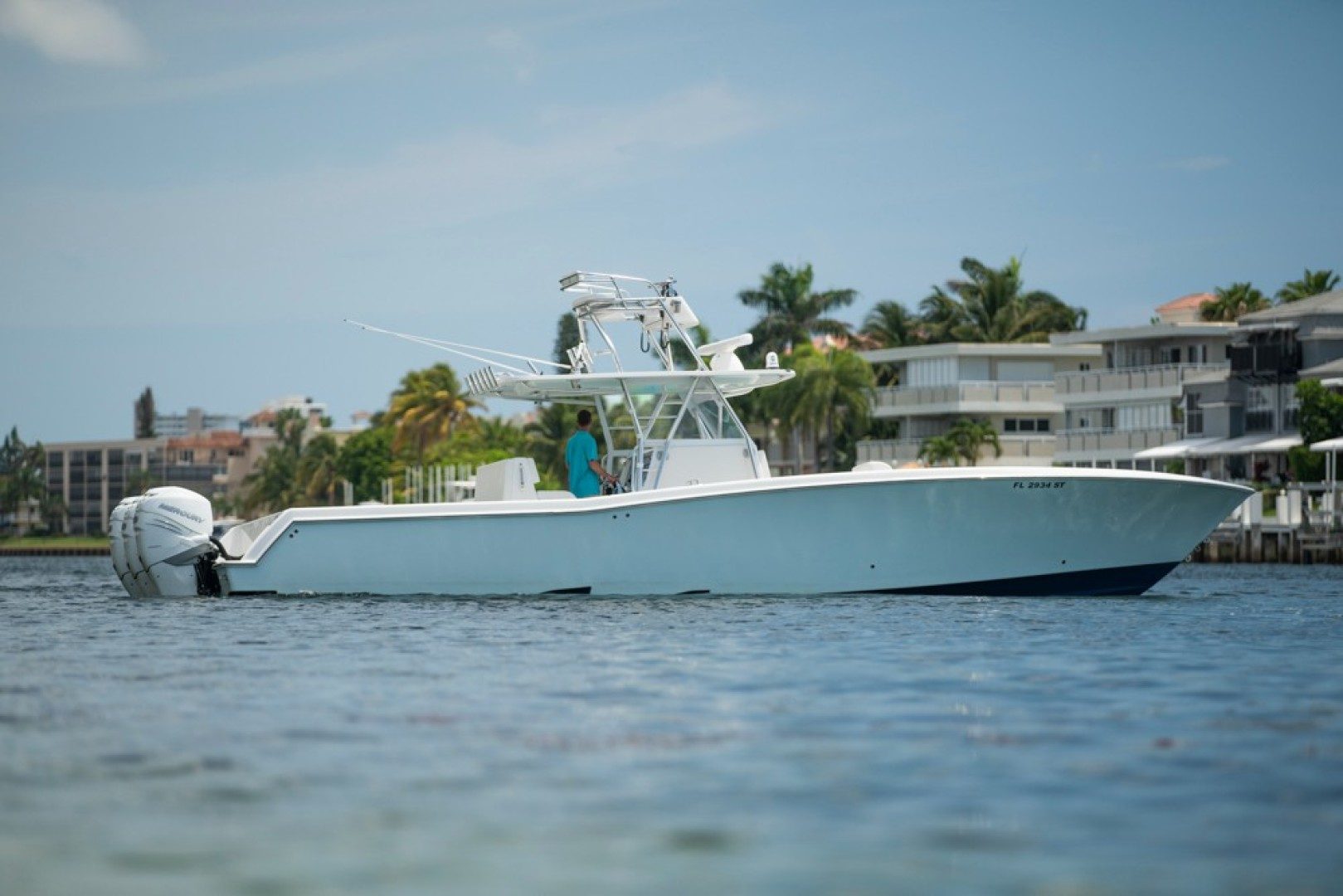 2011 Invincible 42CC - photo 1