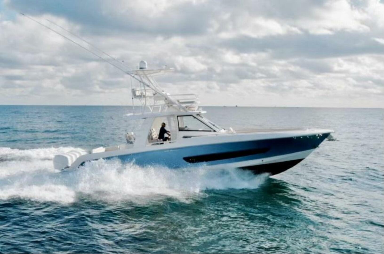 2017 Boston Whaler - photo 2