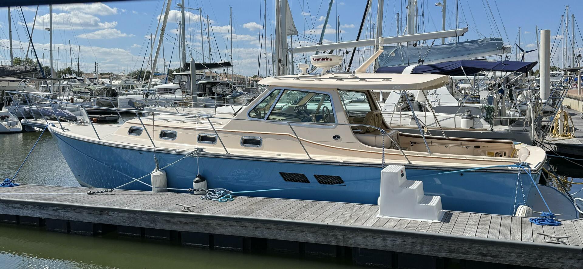 2004 Island Packet 360 Hardtop Express Cruiser "Southern Star III" - photo 1