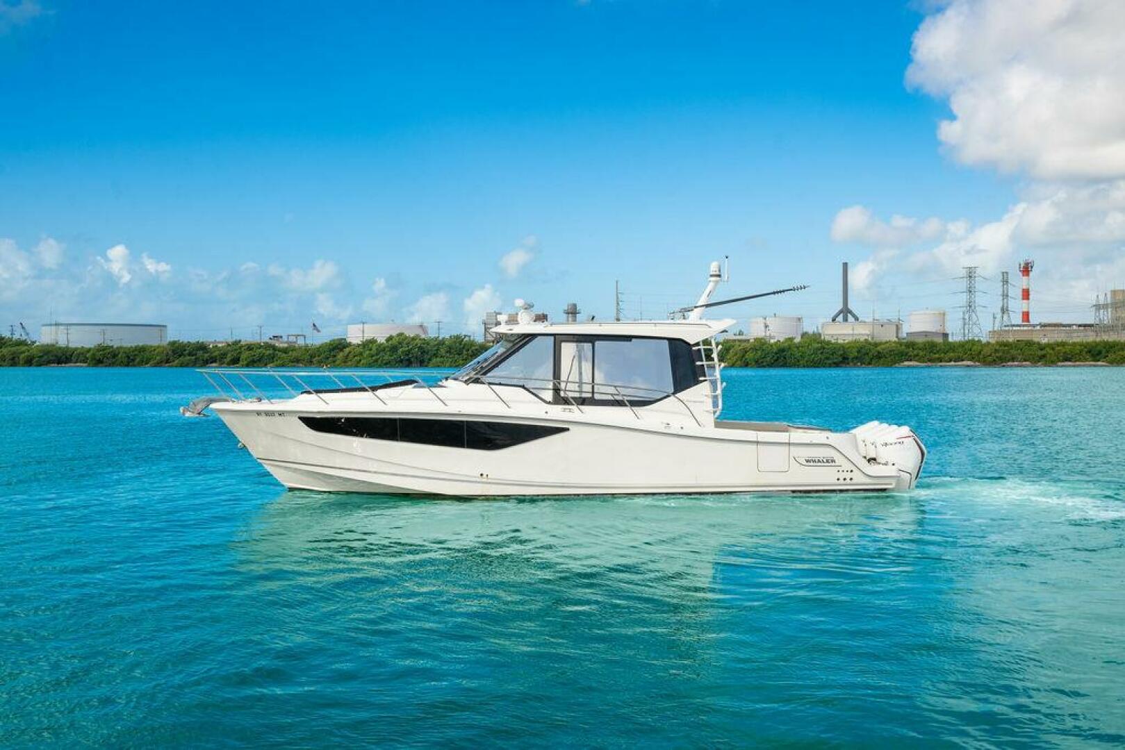 2023 Boston Whaler 405 Conquest - photo 1