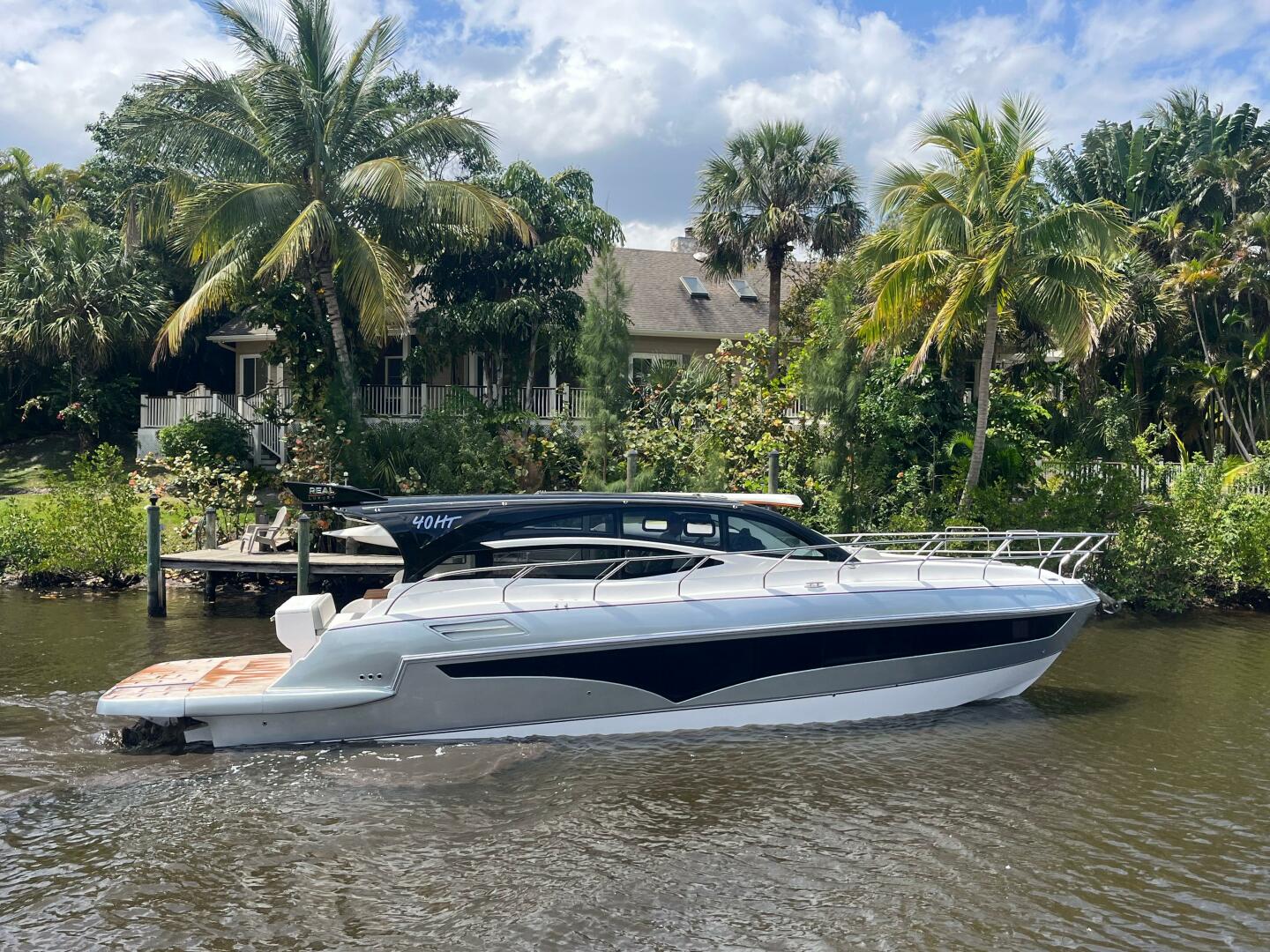 2025 Real 40 HT Luxury  - photo 1