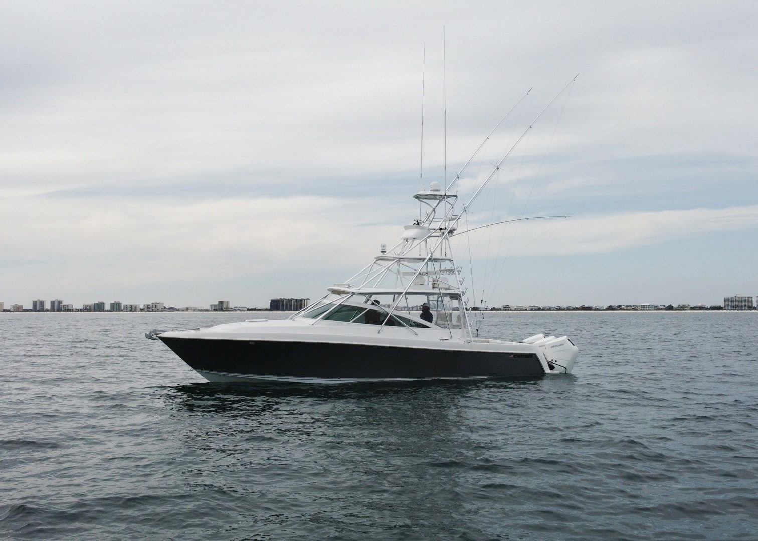 2011 Contender 40 Express - photo 1
