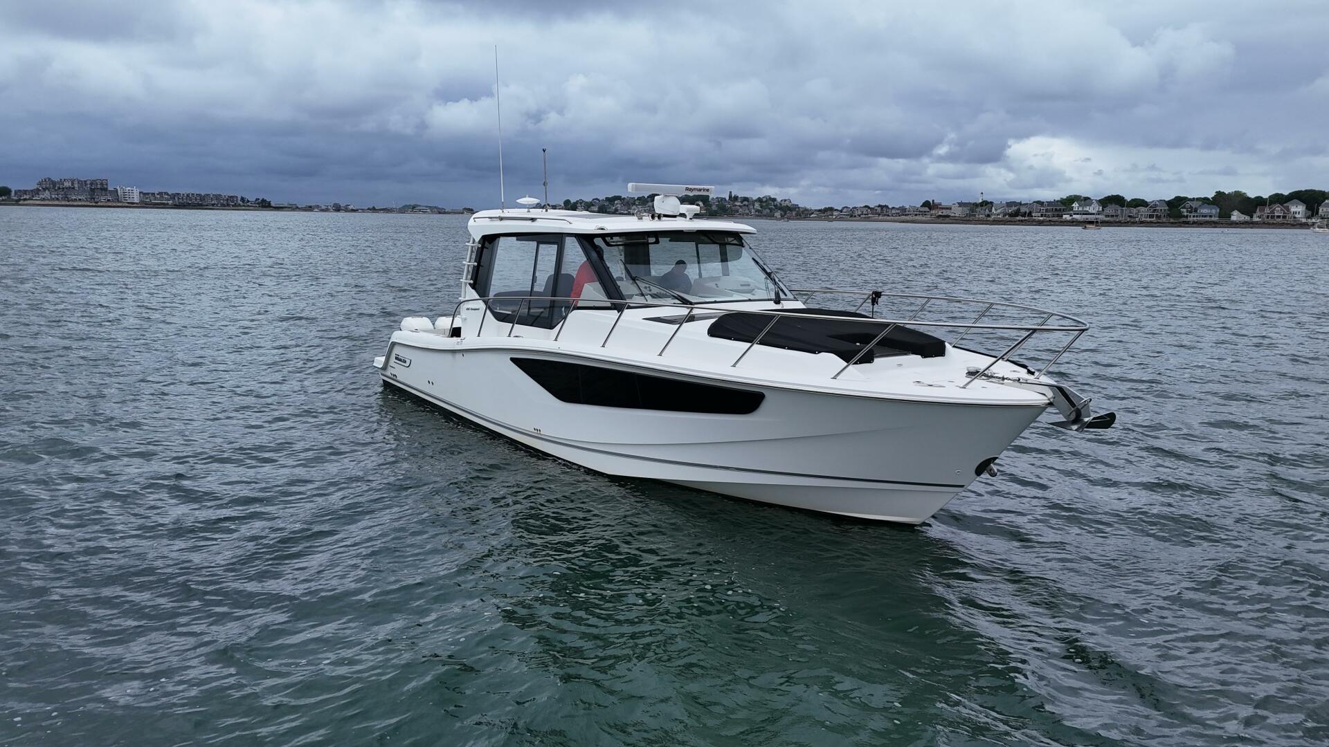 2021 Boston Whaler 405 Conquest - photo 2